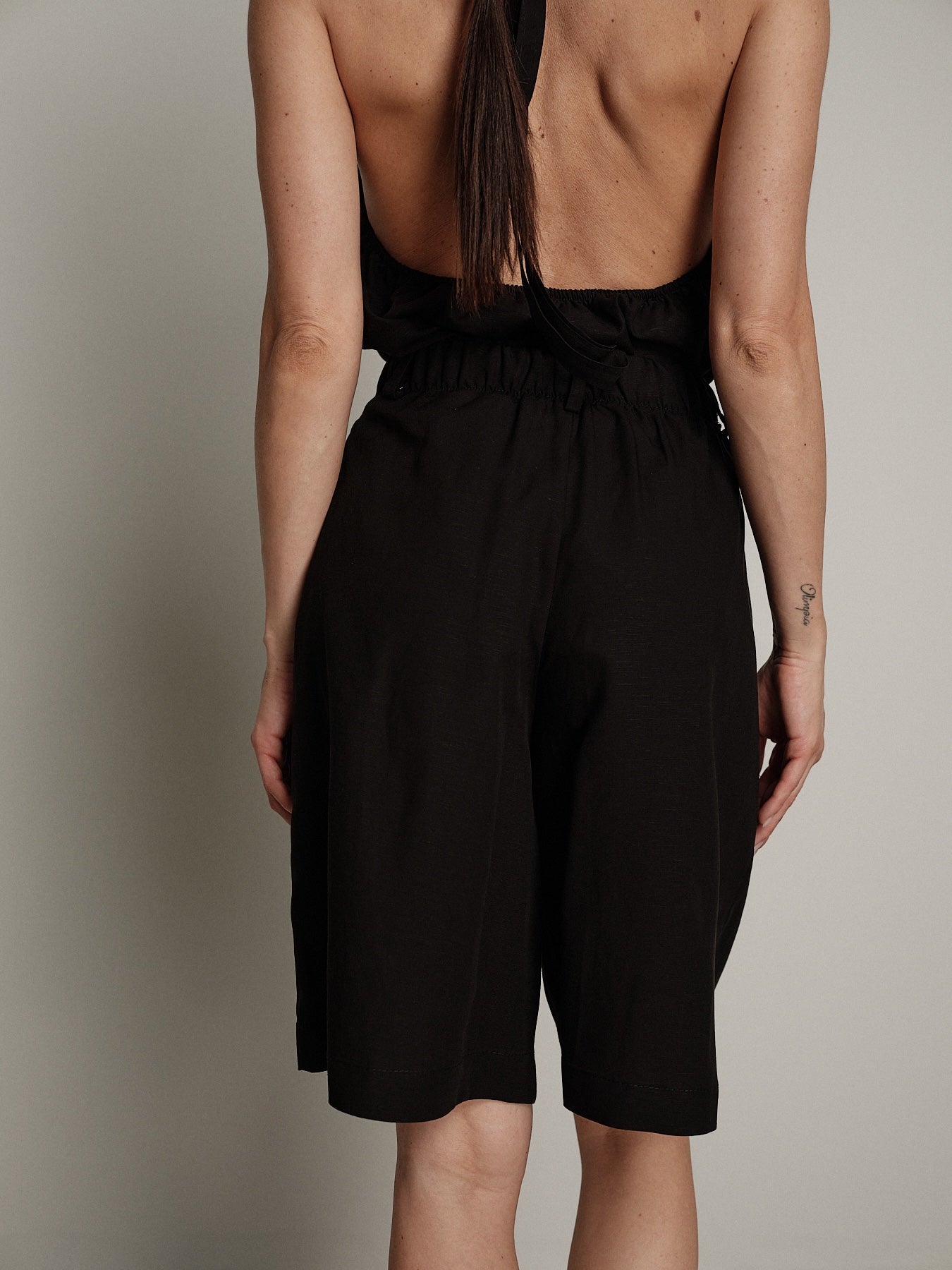 Bermuda "must-have" nero PREORDINE 29/06