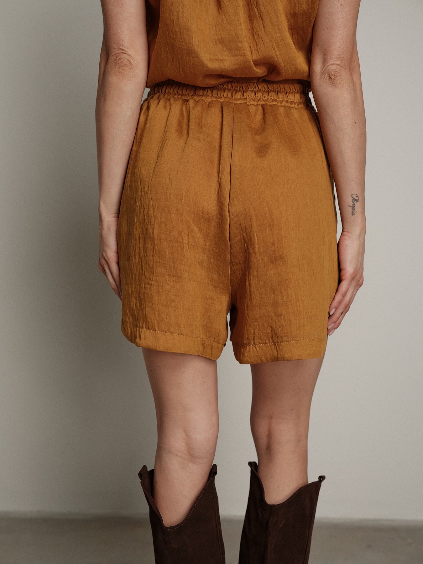 Shorts Mora ocra