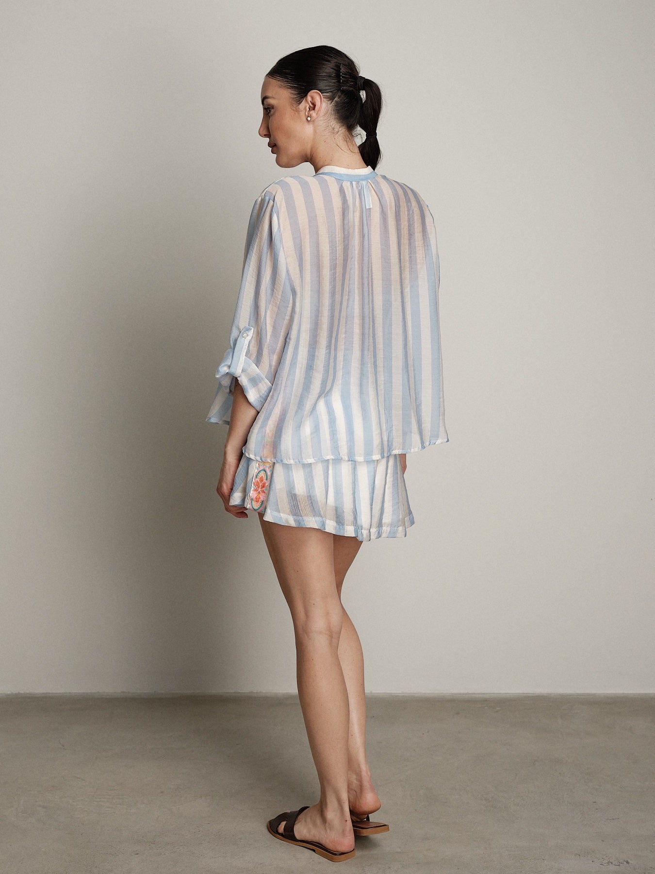 Camicia passamaneria multicolor riga azzurra