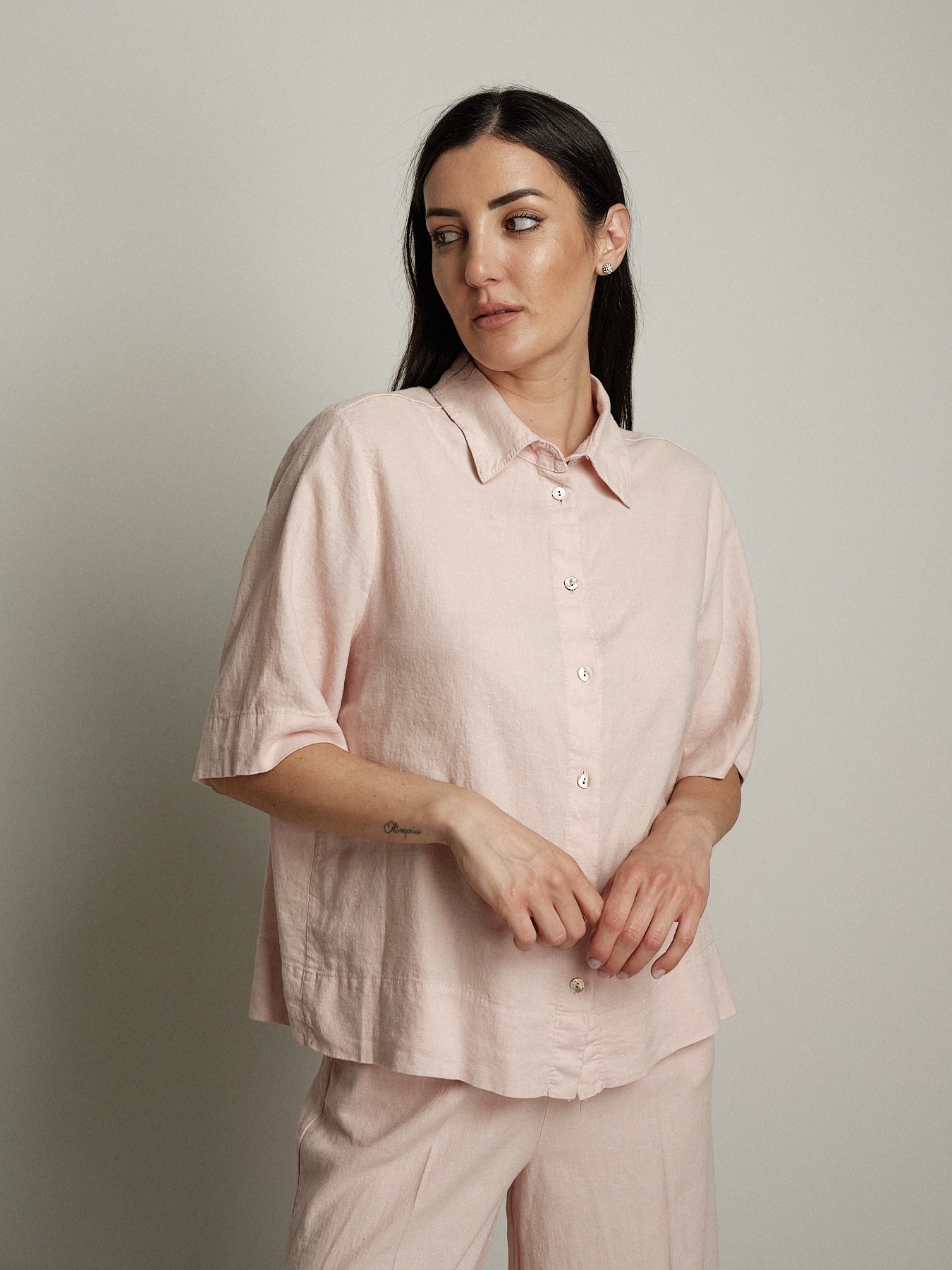 Camicia m/m Essenziale cipria PREORDINE 29/06