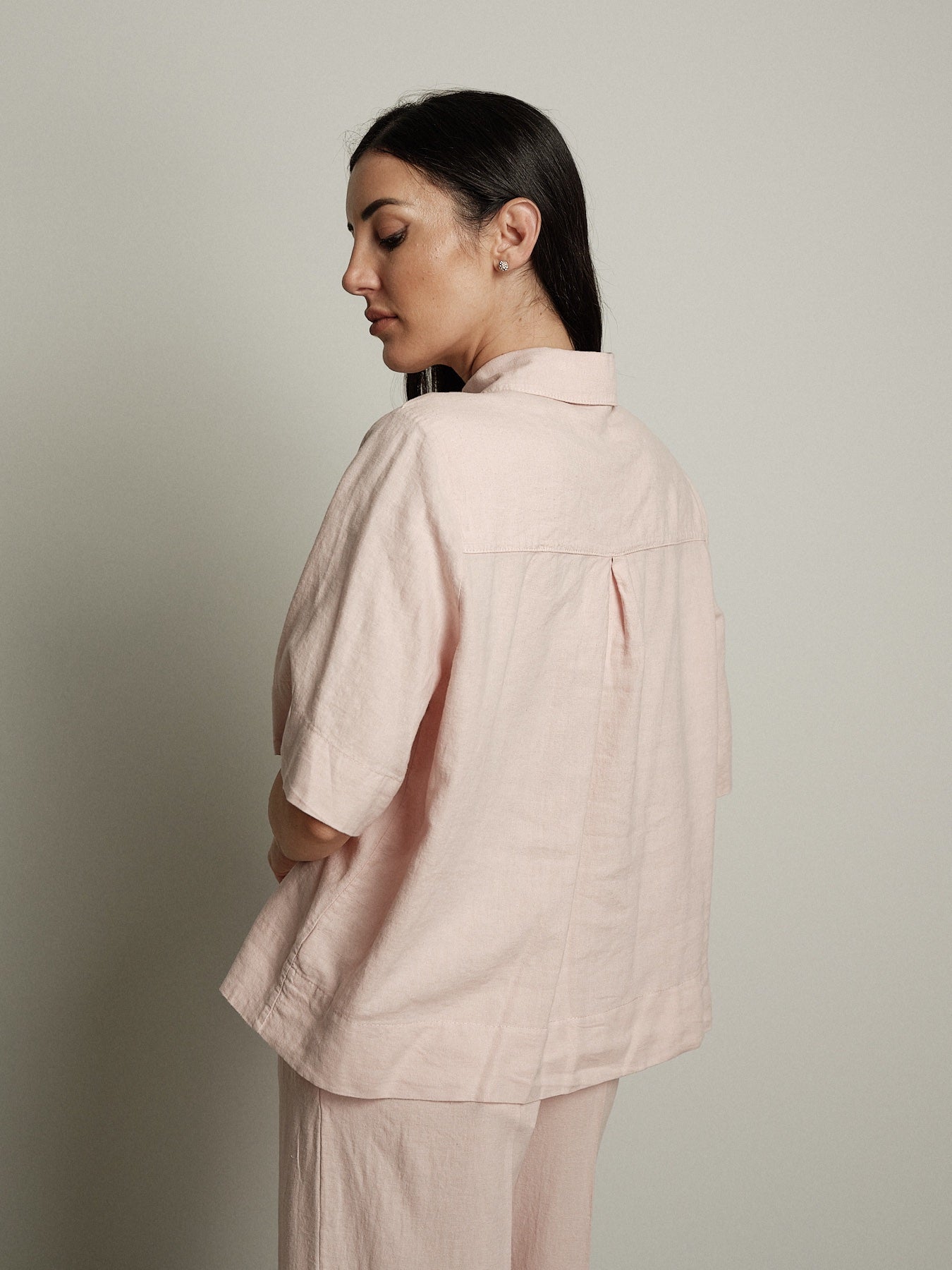 Camicia m/m Essenziale cipria PREORDINE 29/06