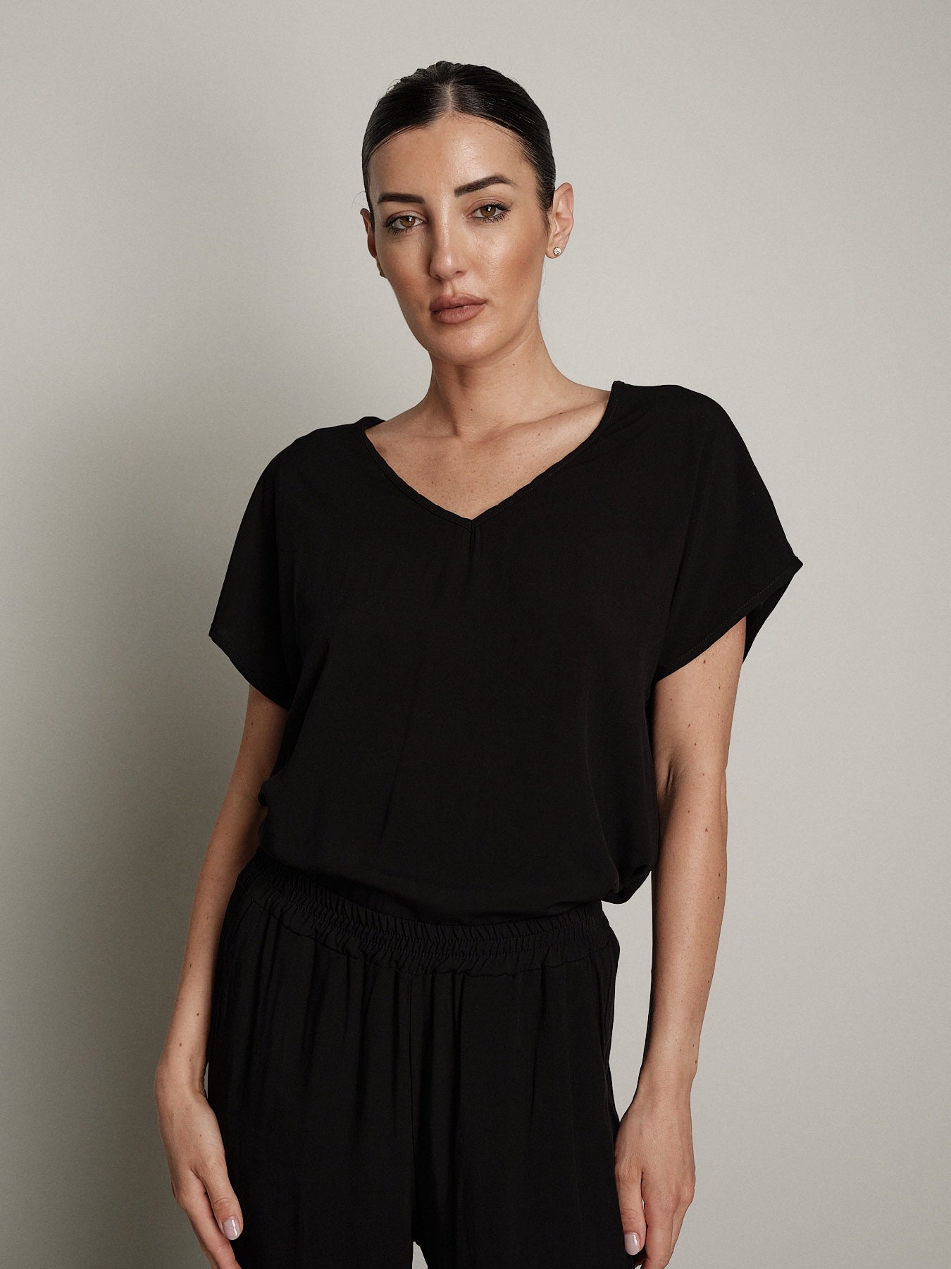 Top scollo v Alice nero