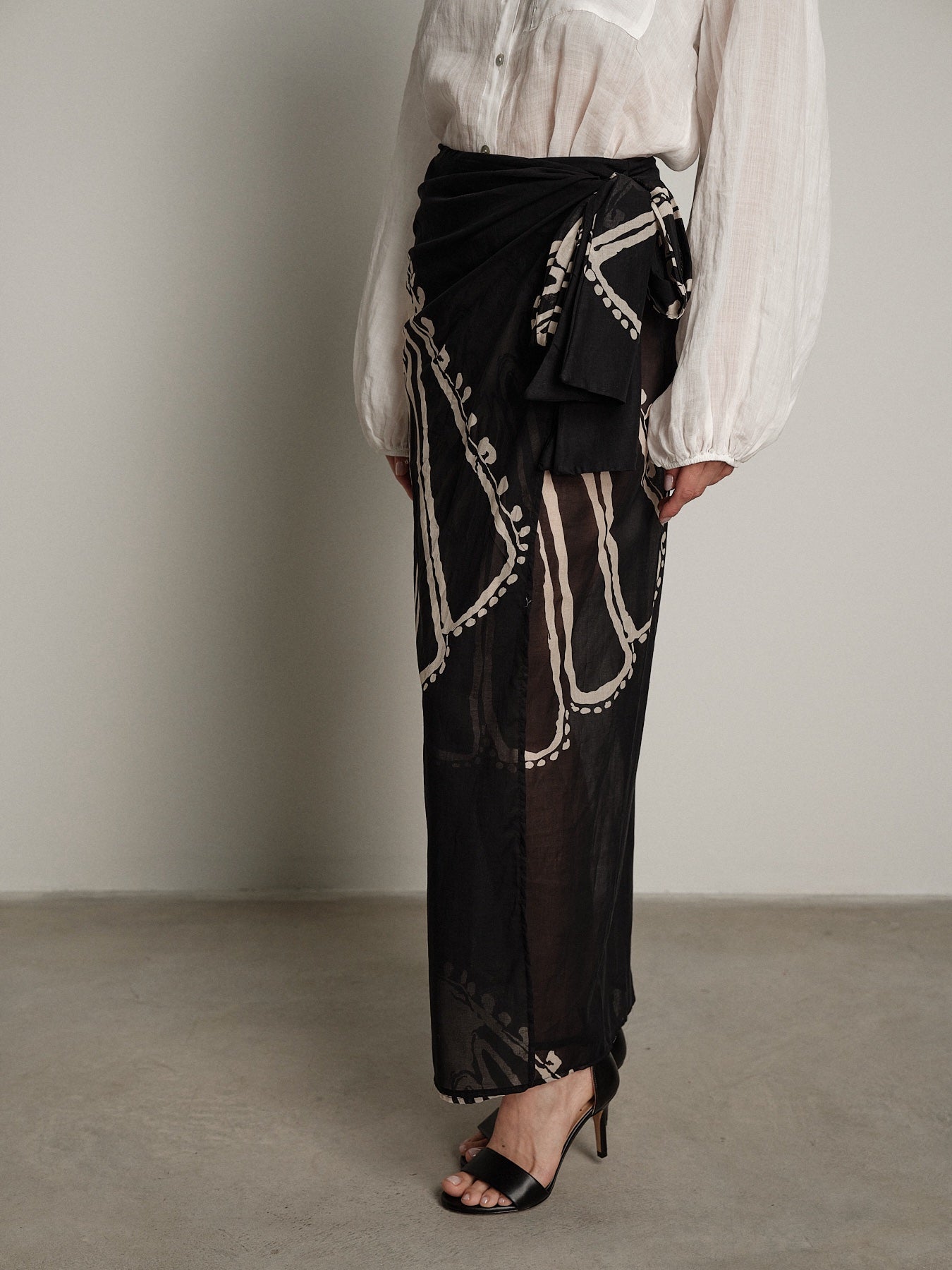 Set Elegante camicia + gonna nero