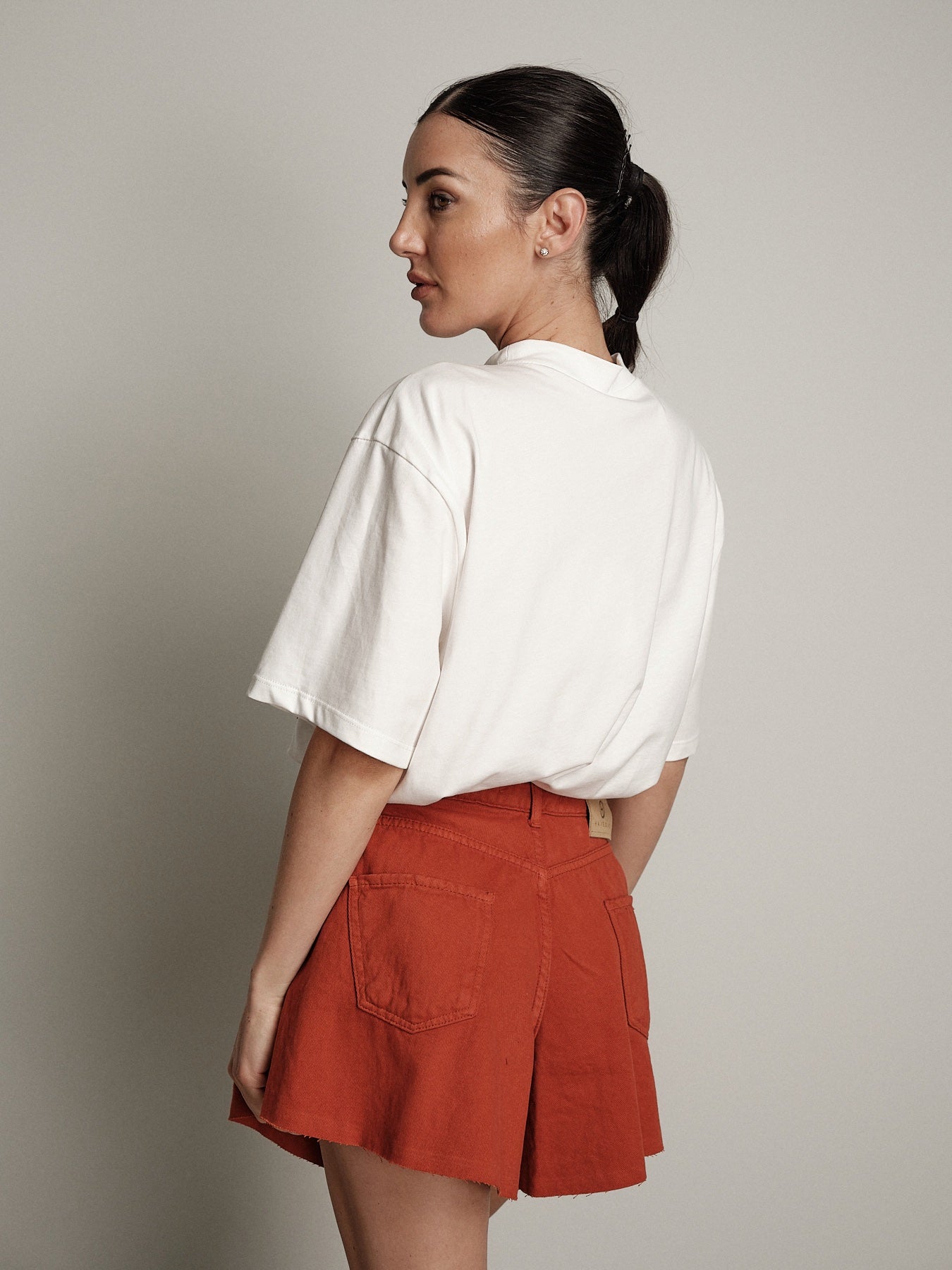 T-shirt over tasca peperoncino