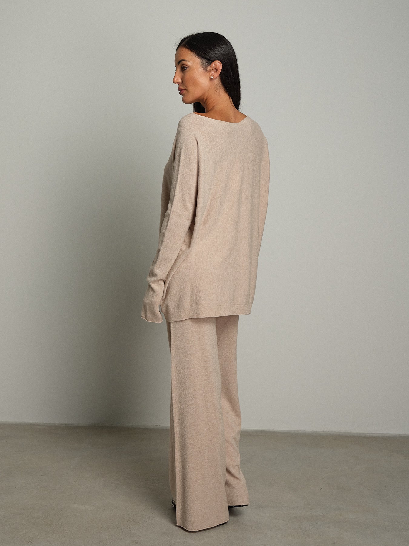 Completo in maglia scollo barca - Beige