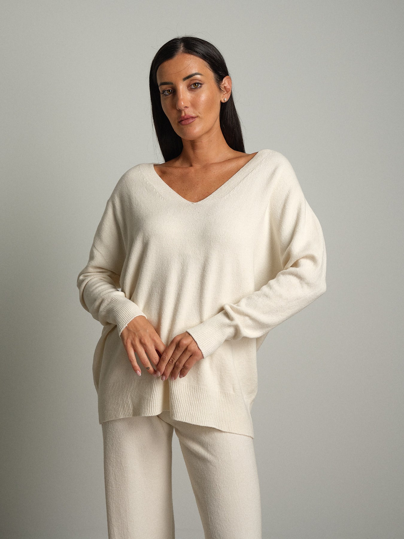 Completo in maglia scollo V over - Panna