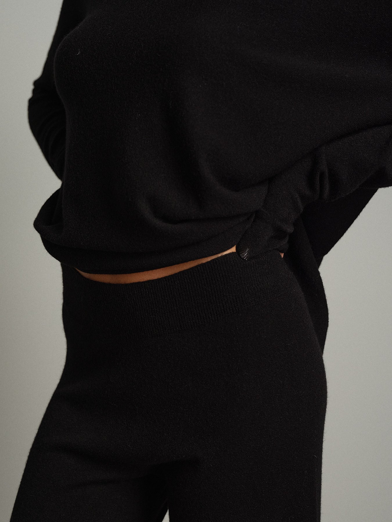 Completo in maglia scollo barca - Nero