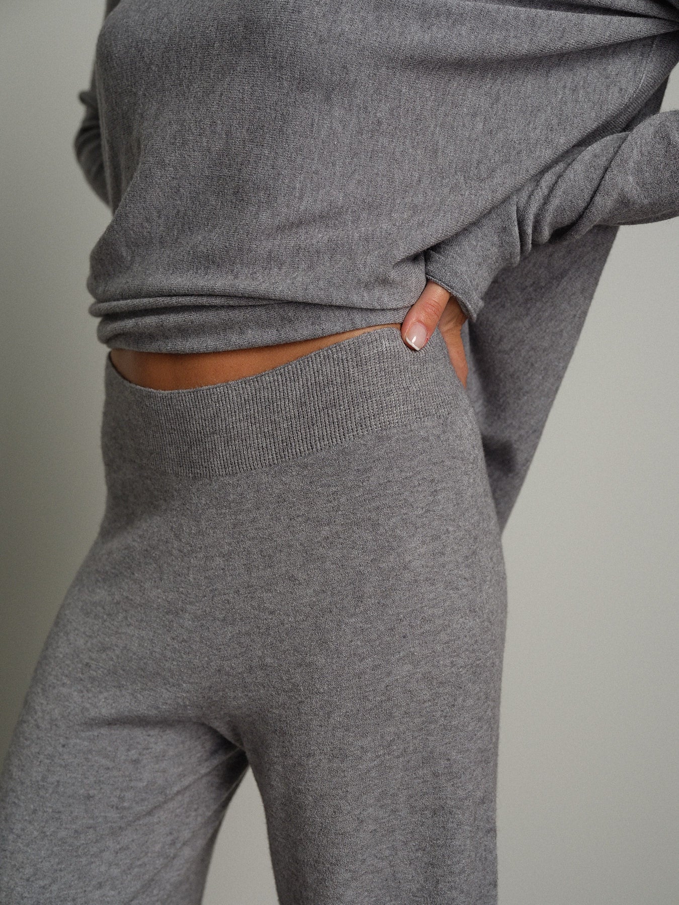 Completo in maglia scollo barca - Grigio