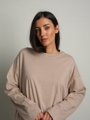 T-shirt manica lunga over scatola - Tortora