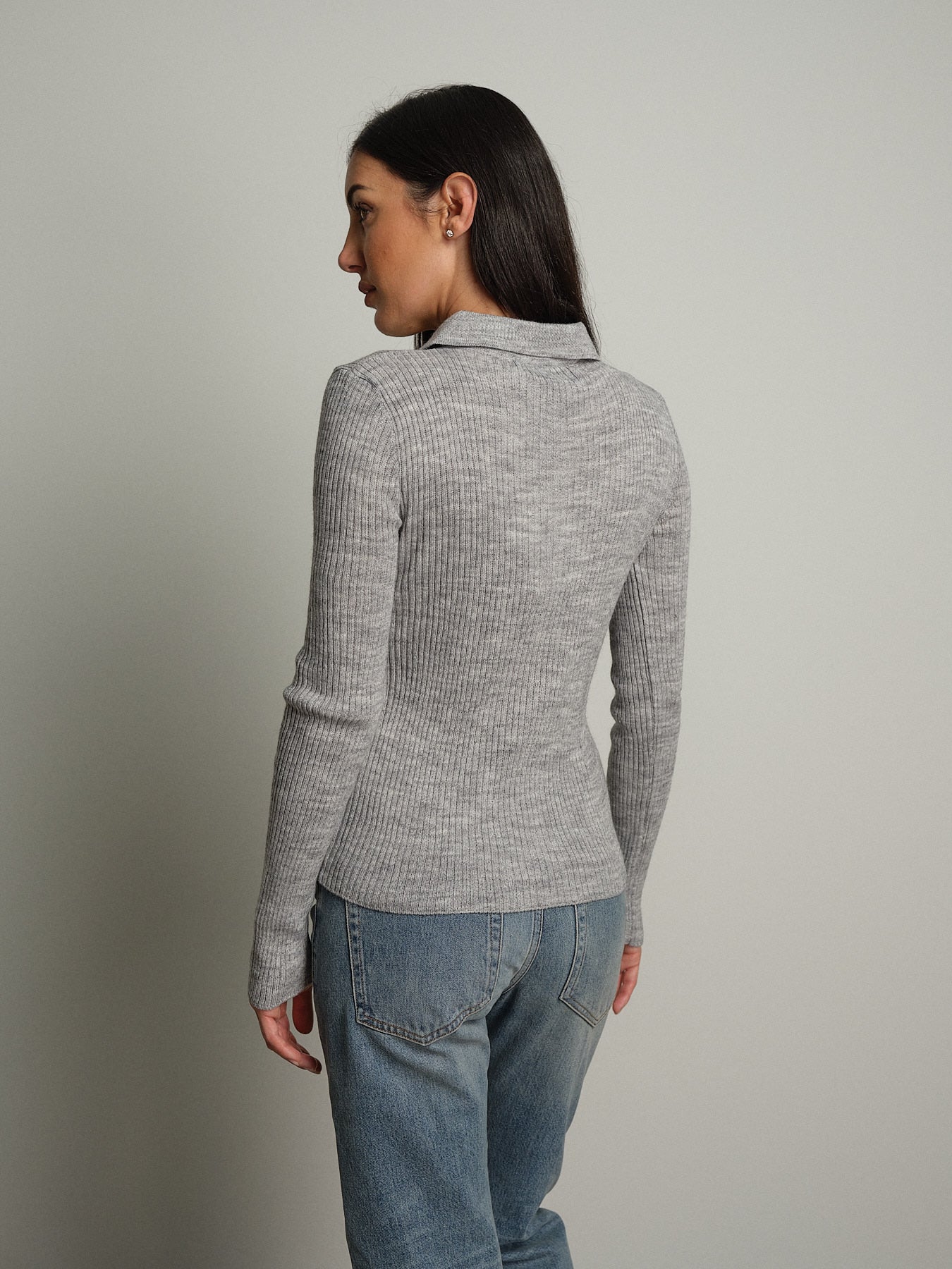 Polo costina bottoni strass - Grigio perla