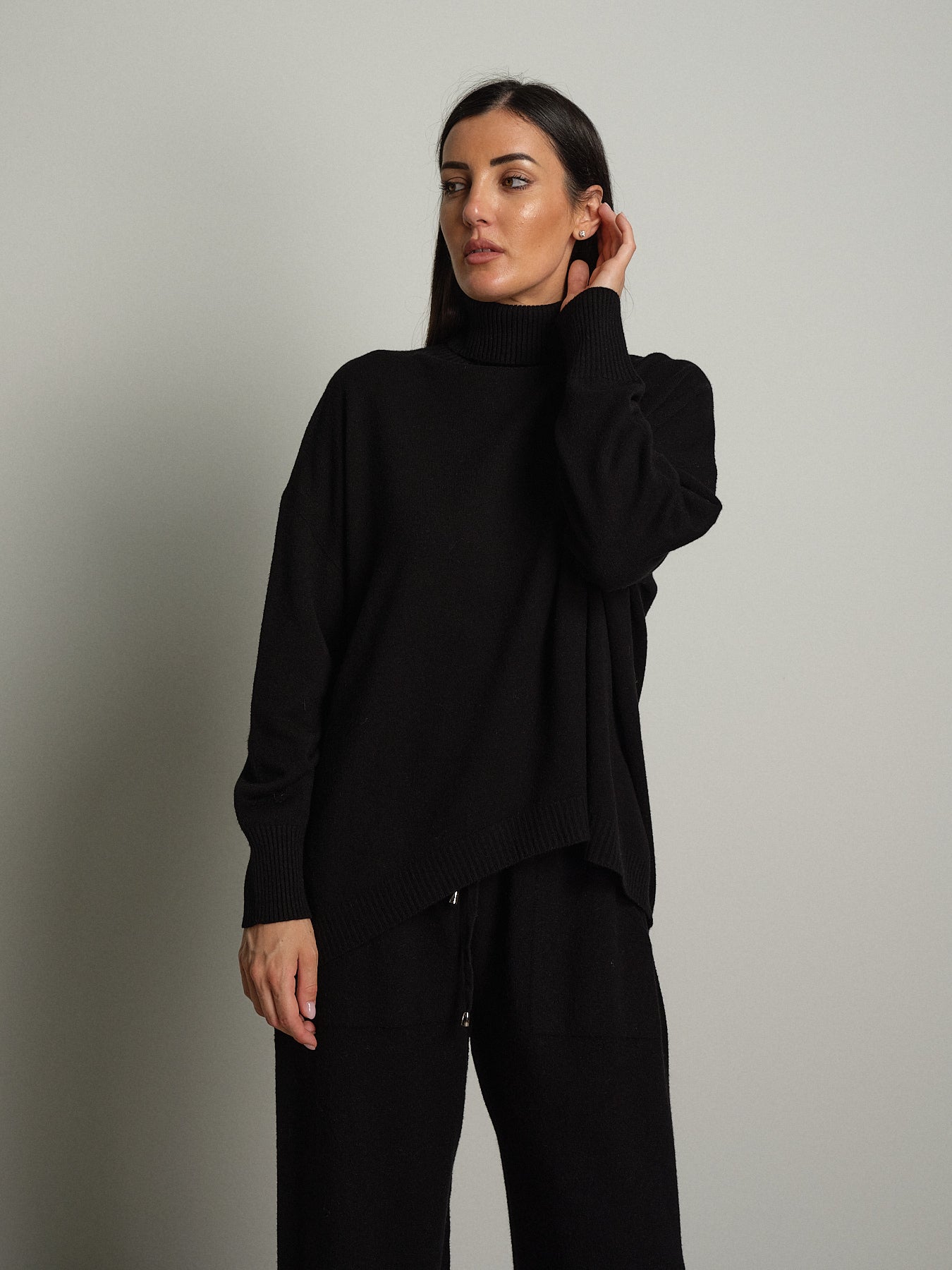 completo in maglia dolcevita - Nero