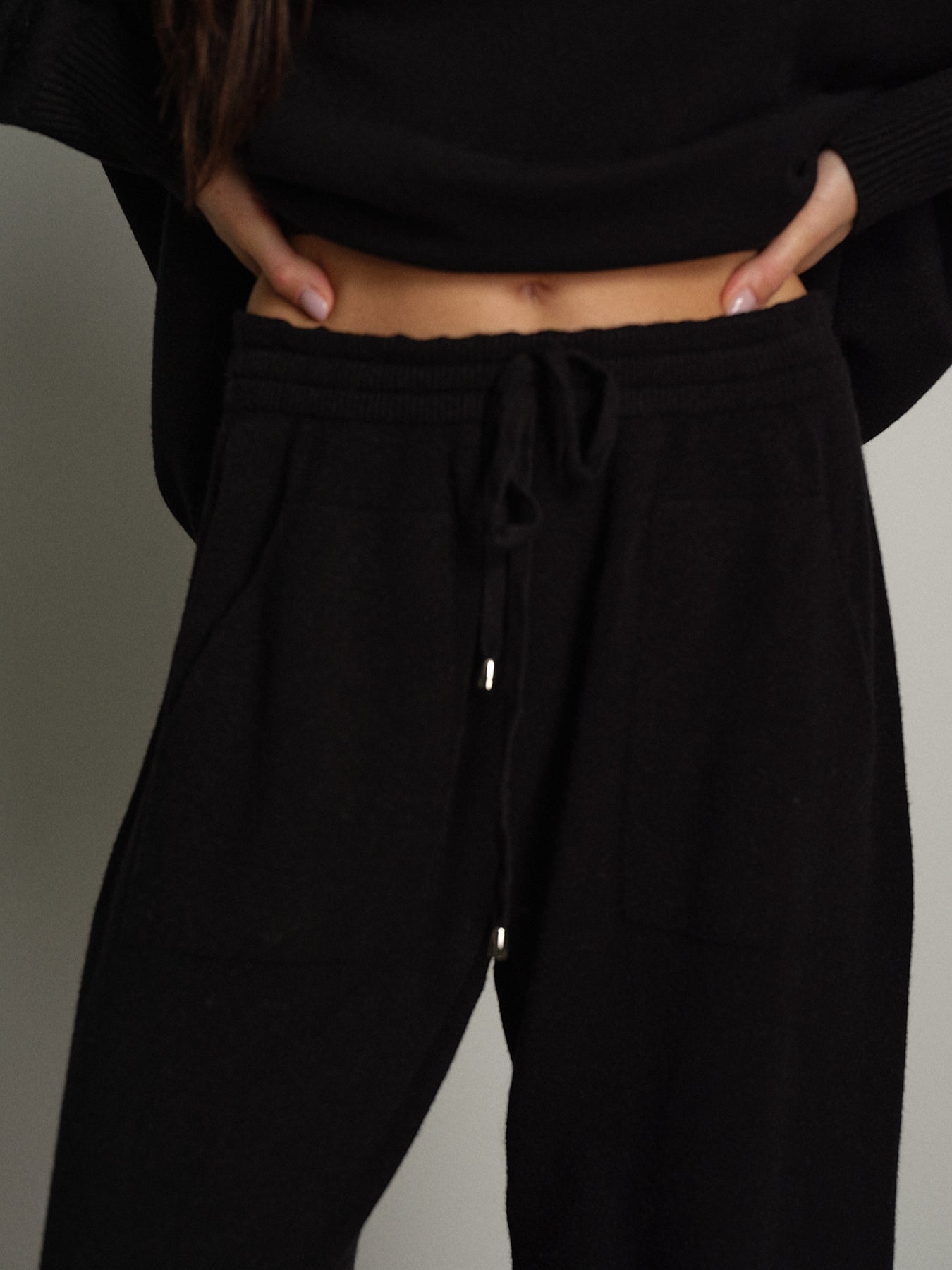 completo in maglia dolcevita - Nero