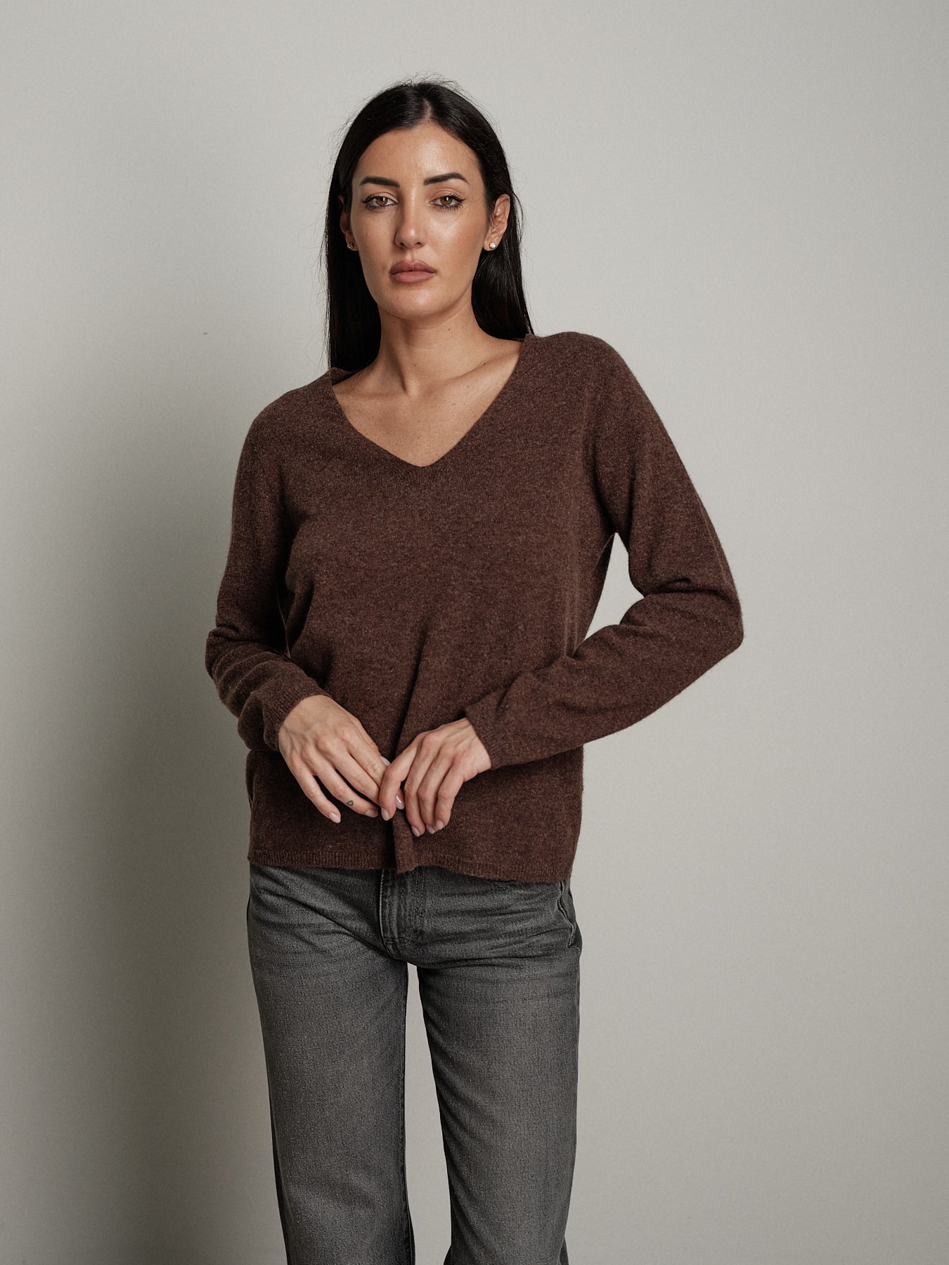 Pullover scollo V pura lana - moro
