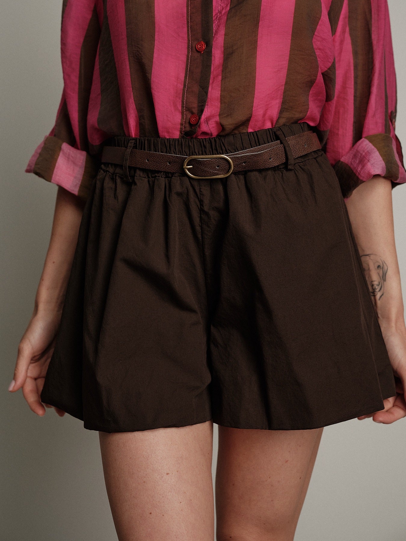 Dark balloon shorts