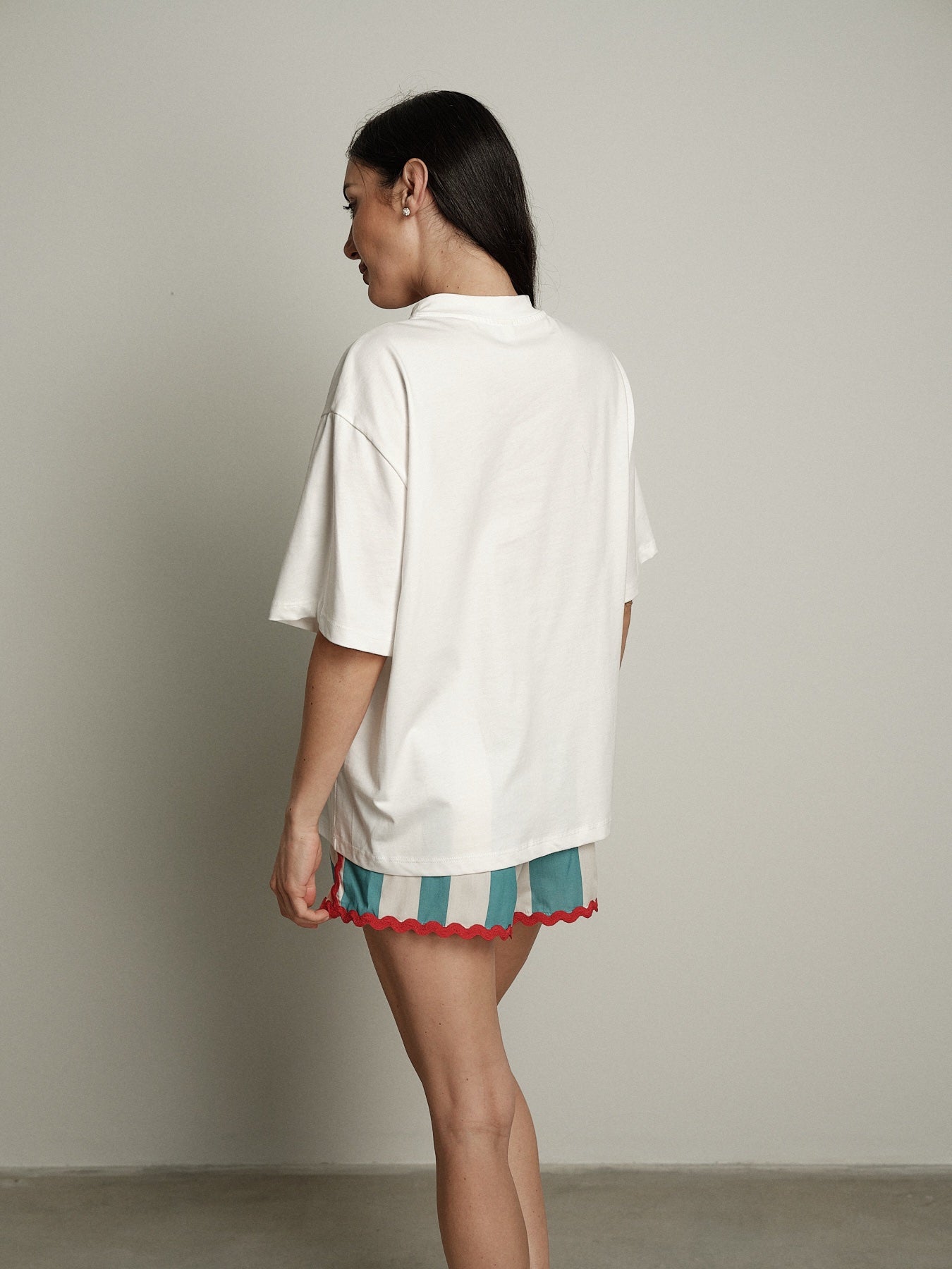 T-shirt tasca ricamata love