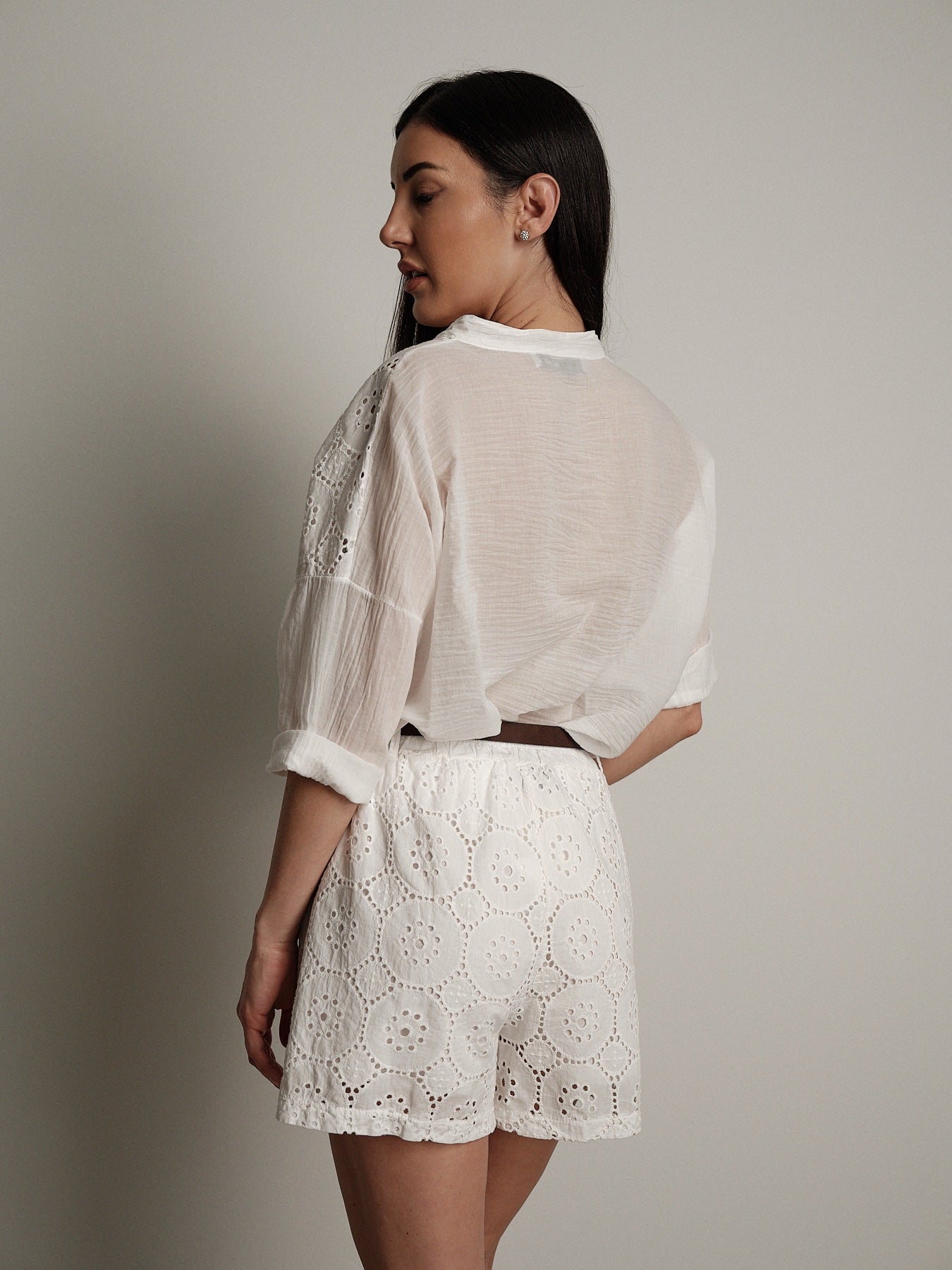Light sangallo shirt milk