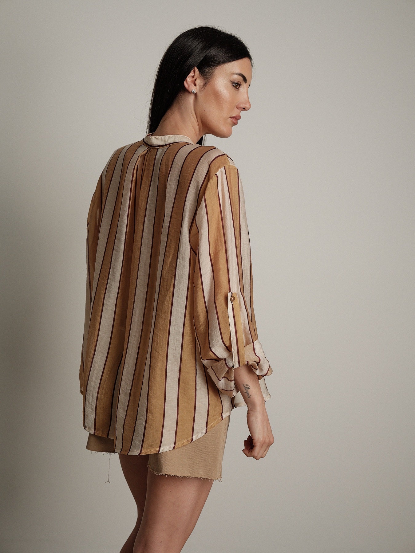 Camicia "virale" cammello/india