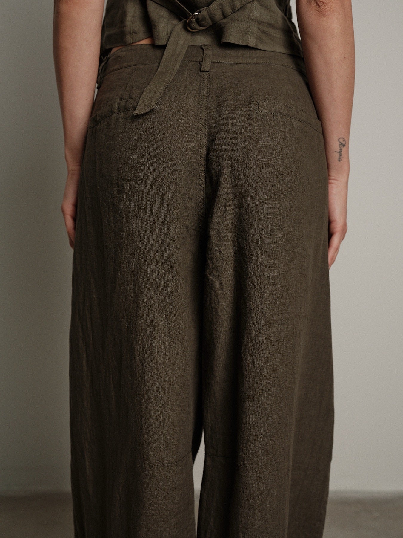 Aurora military barrel trousers
