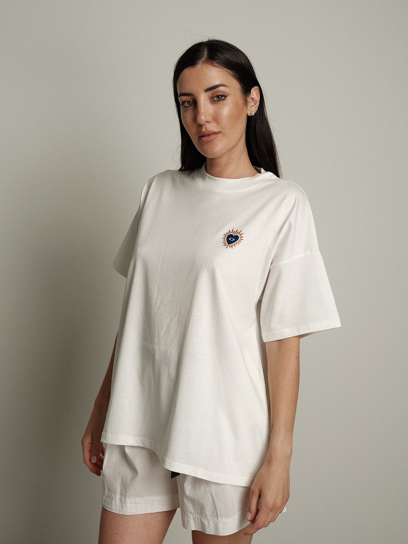 T-shirt cuore occhio