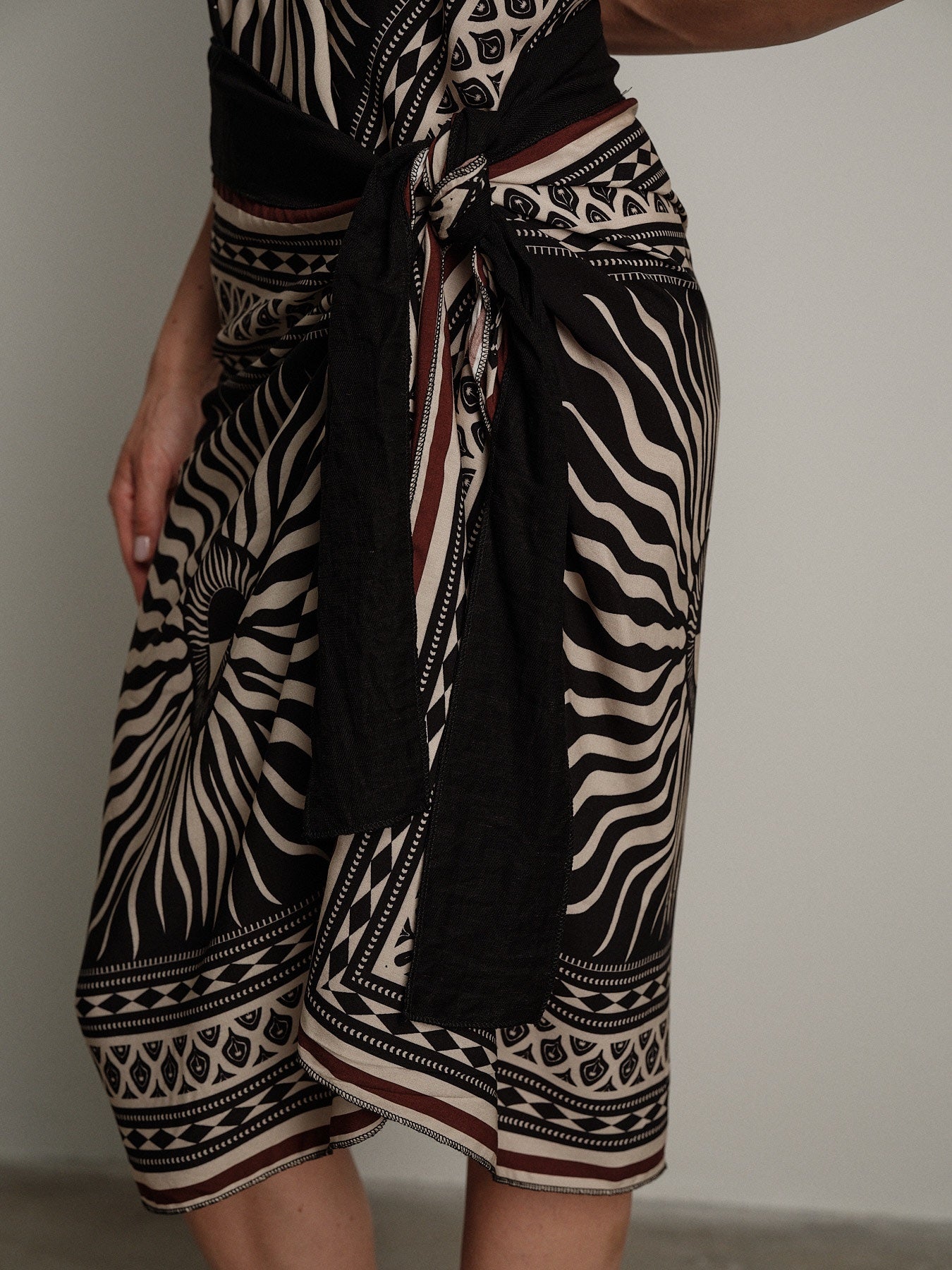 Sun black short skirt PREORDER 12/06
