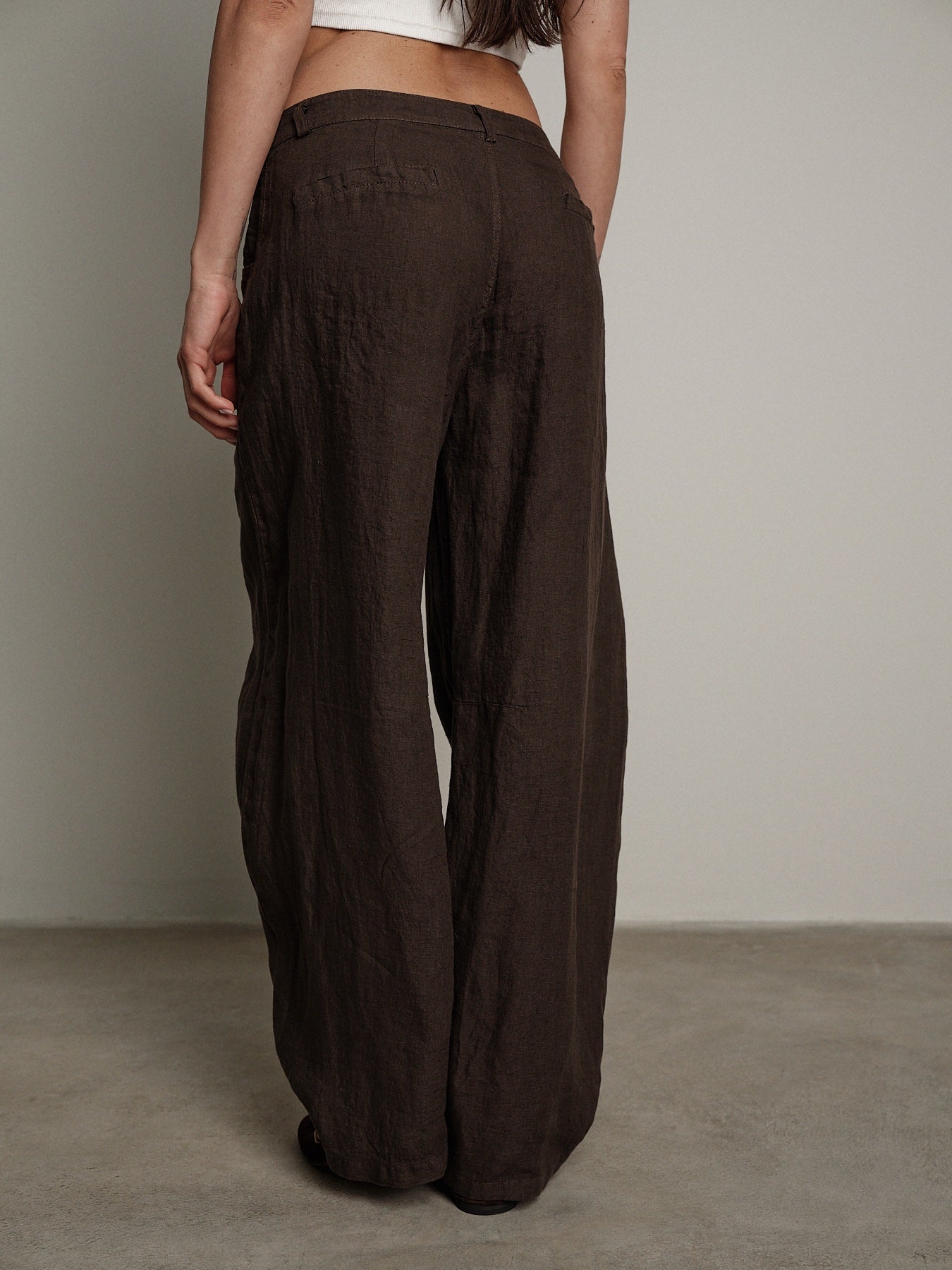 Aurora barrel brown trousers