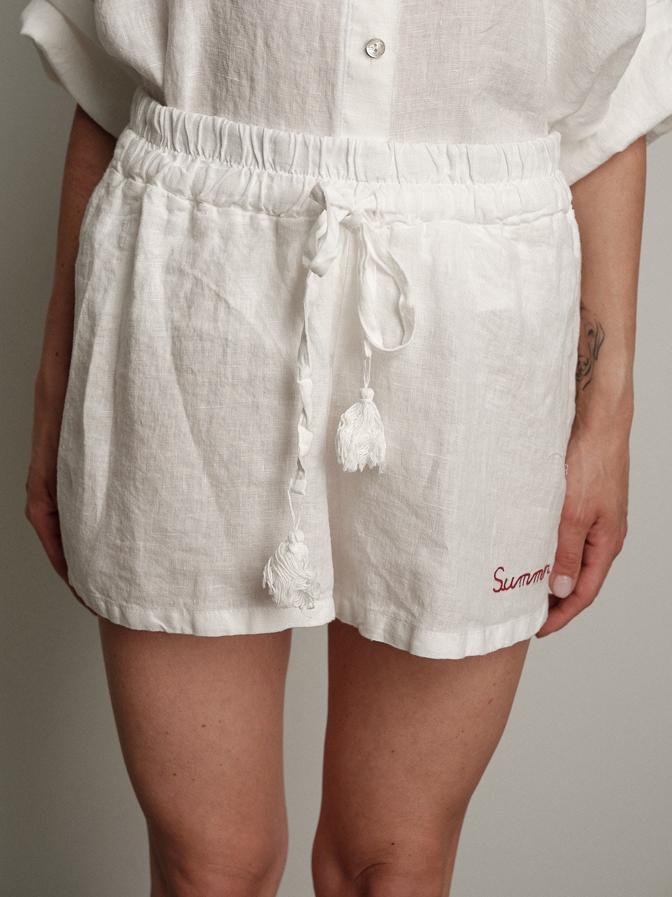 100% white linen "summer time" shorts