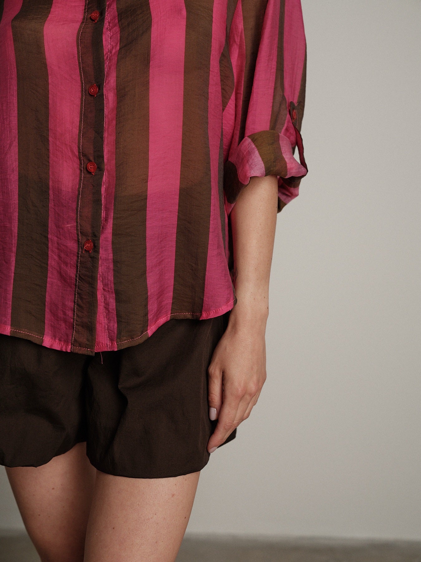 "Viral" fuchsia/dark brown shirt
