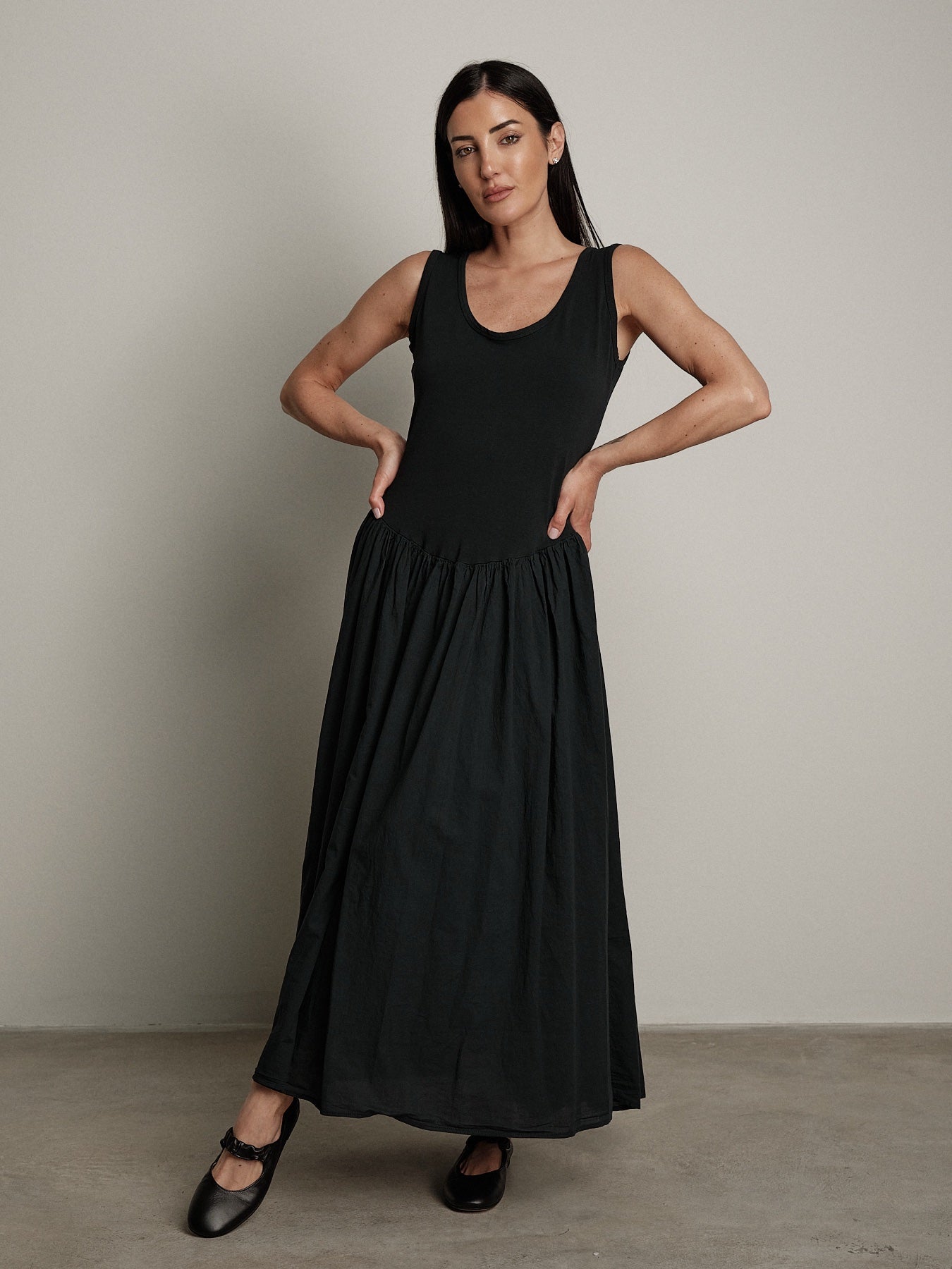 Abito cotone bimateriale balza nero