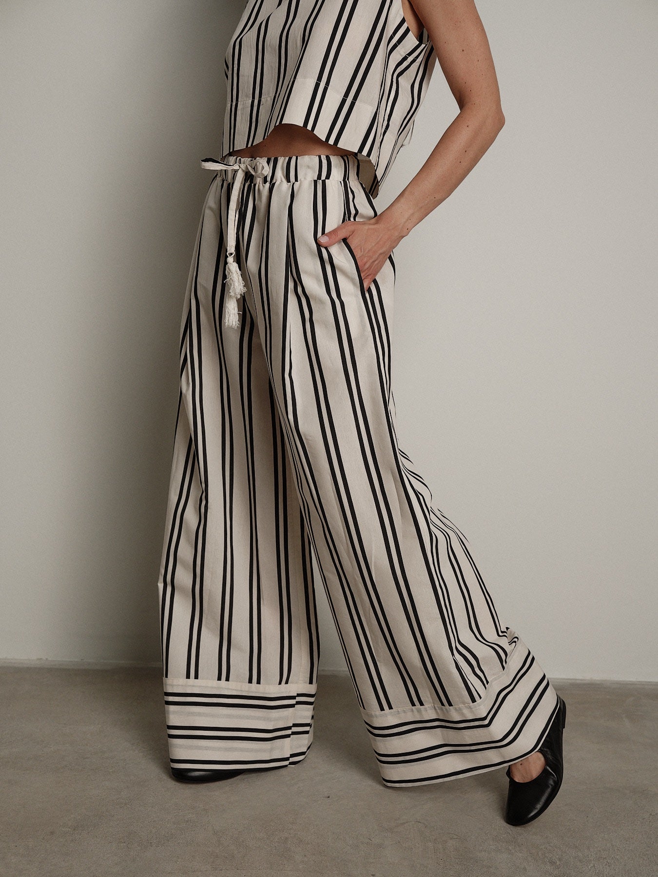 Pantalone riga nera Nara