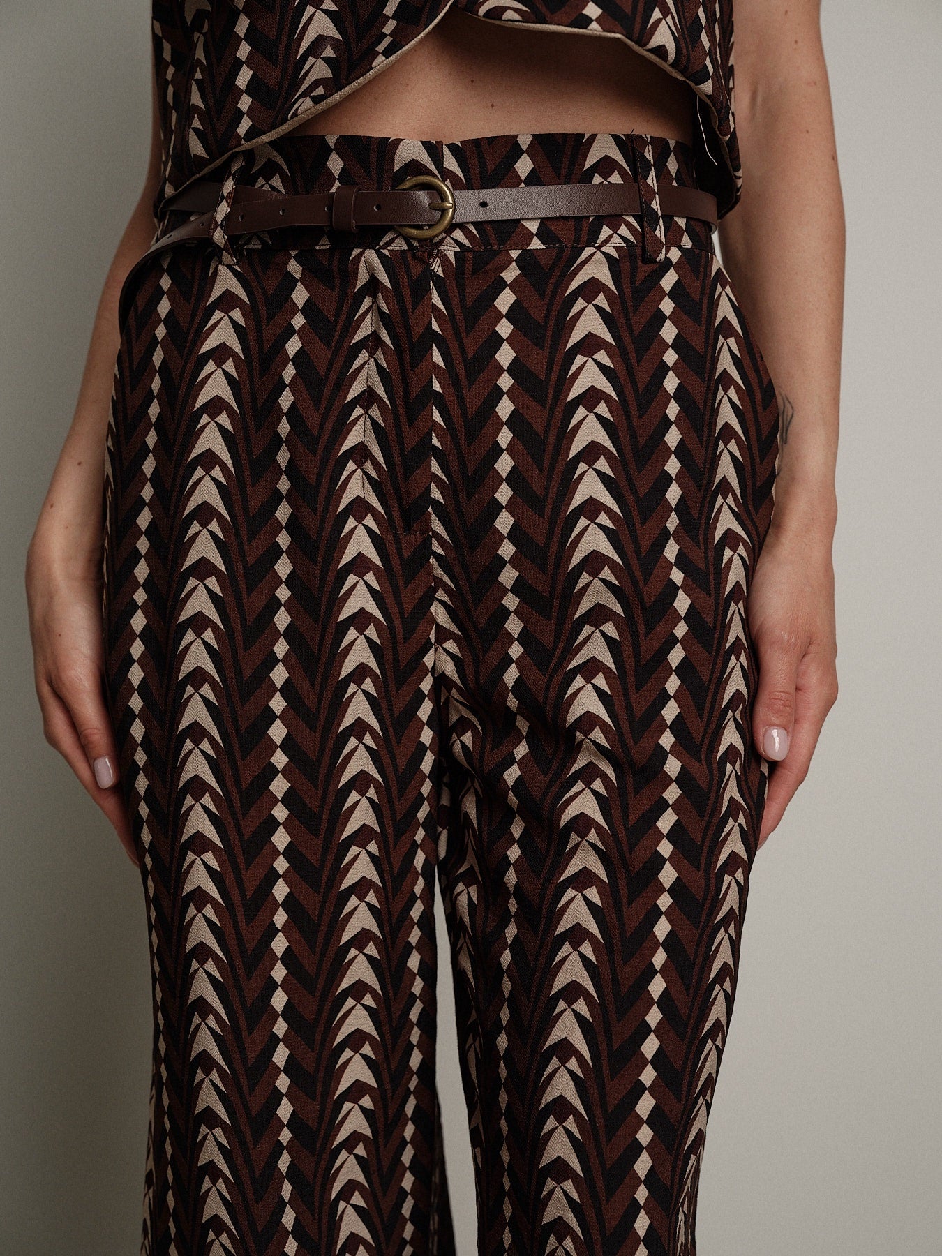 Pantalone lia stampa gometrica nero