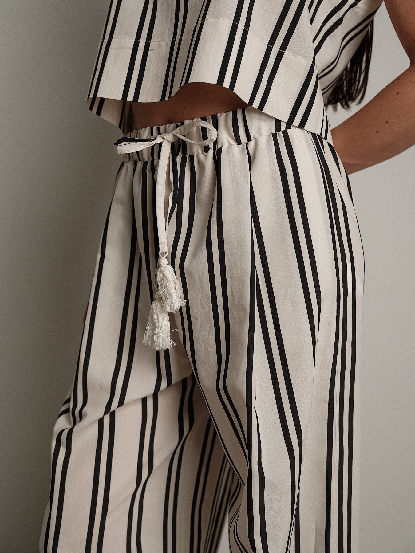 Pantalone riga nera Nara