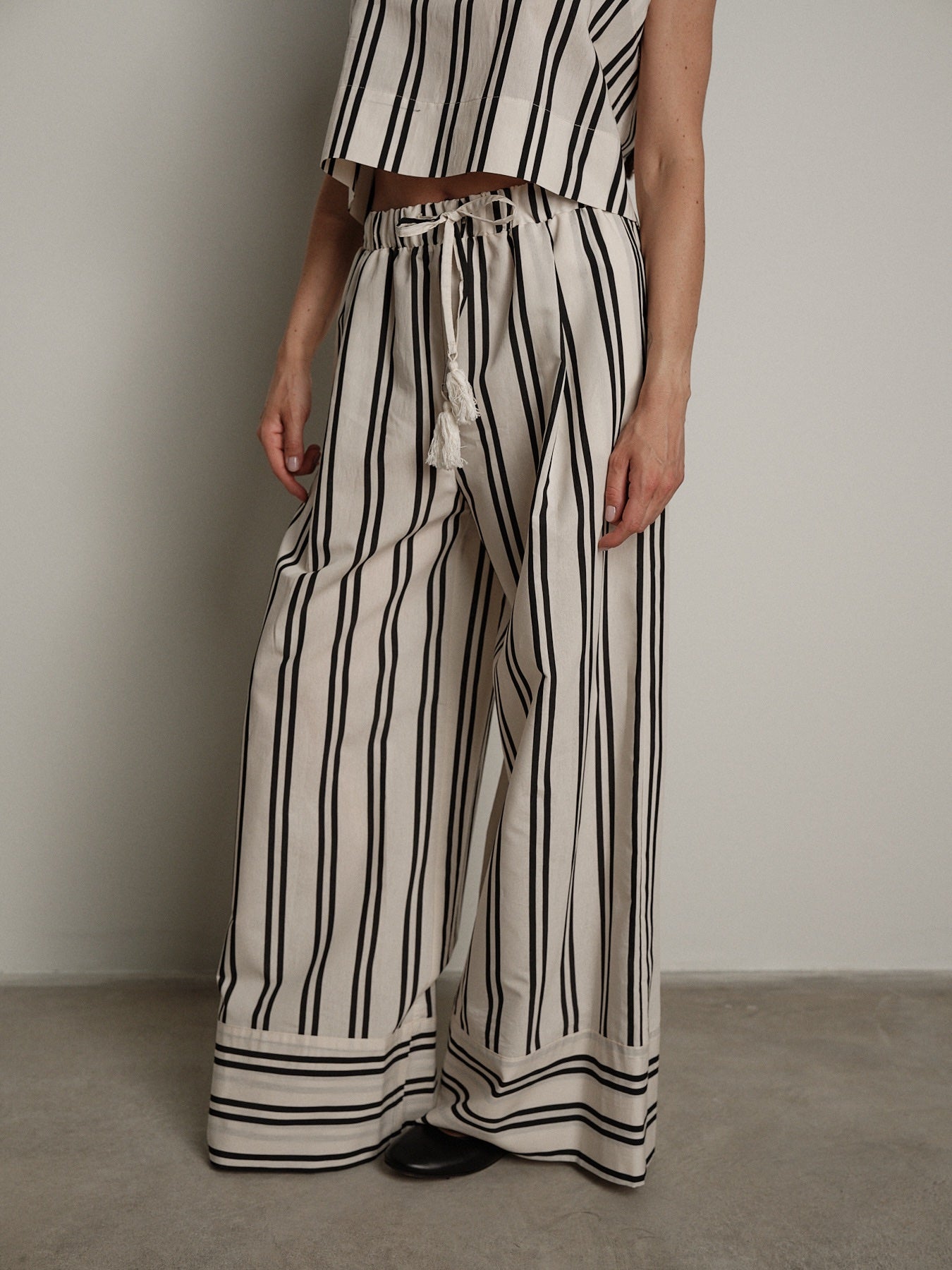 Pantalone riga nera Nara
