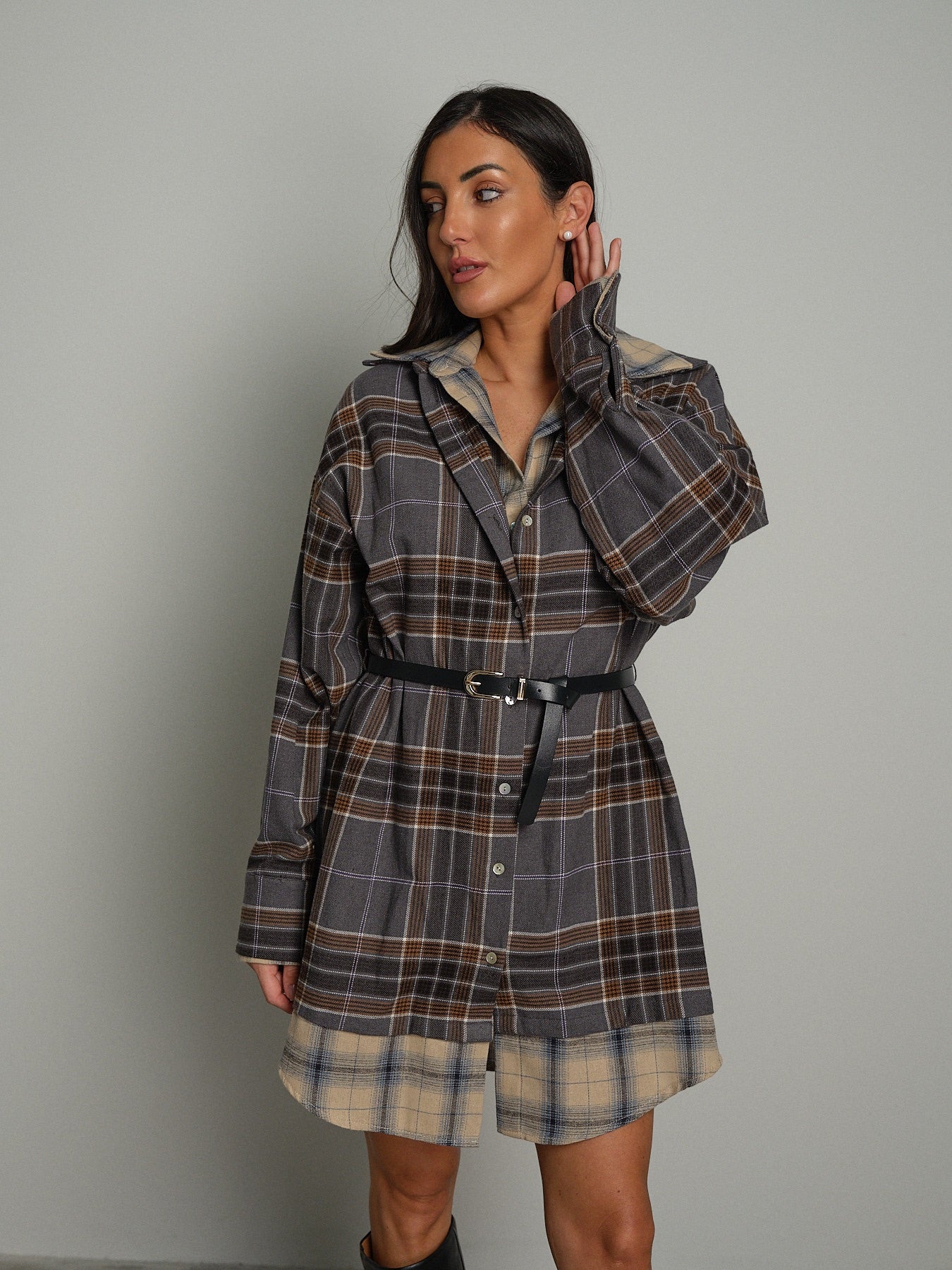 Abito doppia camicia check Grigio Haveone AMA-R116;Abito doppia camicia check Grigio Haveone AMA-R116 — foto 2;Abito doppia camicia check Grigio Haveone AMA-R116 — foto 3;Abito doppia camicia check Grigio Haveone AMA-R116 — foto 4;Abito doppia camicia check Grigio Haveone AMA-R116 — foto 5;Abito doppia camicia check Grigio Haveone AMA-R116 — foto 6
