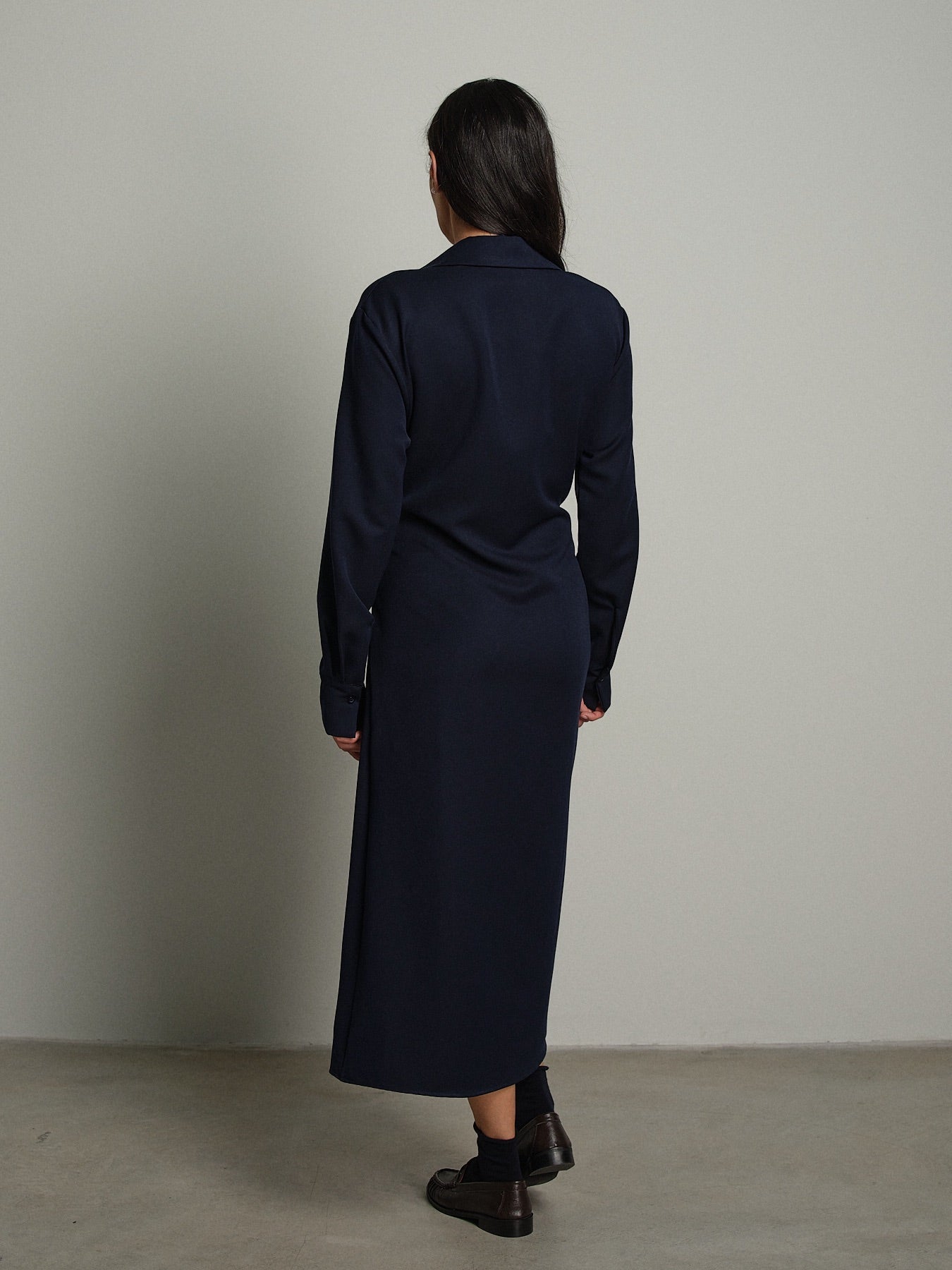 Abito maniche camicia lungo Blu-notte Haveone AVS-R115;Abito maniche camicia lungo Blu-notte Haveone AVS-R115 — foto 2;Abito maniche camicia lungo Blu-notte Haveone AVS-R115 — foto 3;Abito maniche camicia lungo Blu-notte Haveone AVS-R115 — foto 4;Abito maniche camicia lungo Blu-notte Haveone AVS-R115 — foto 5;Abito maniche camicia lungo Blu-notte Haveone AVS-R115 — foto 6