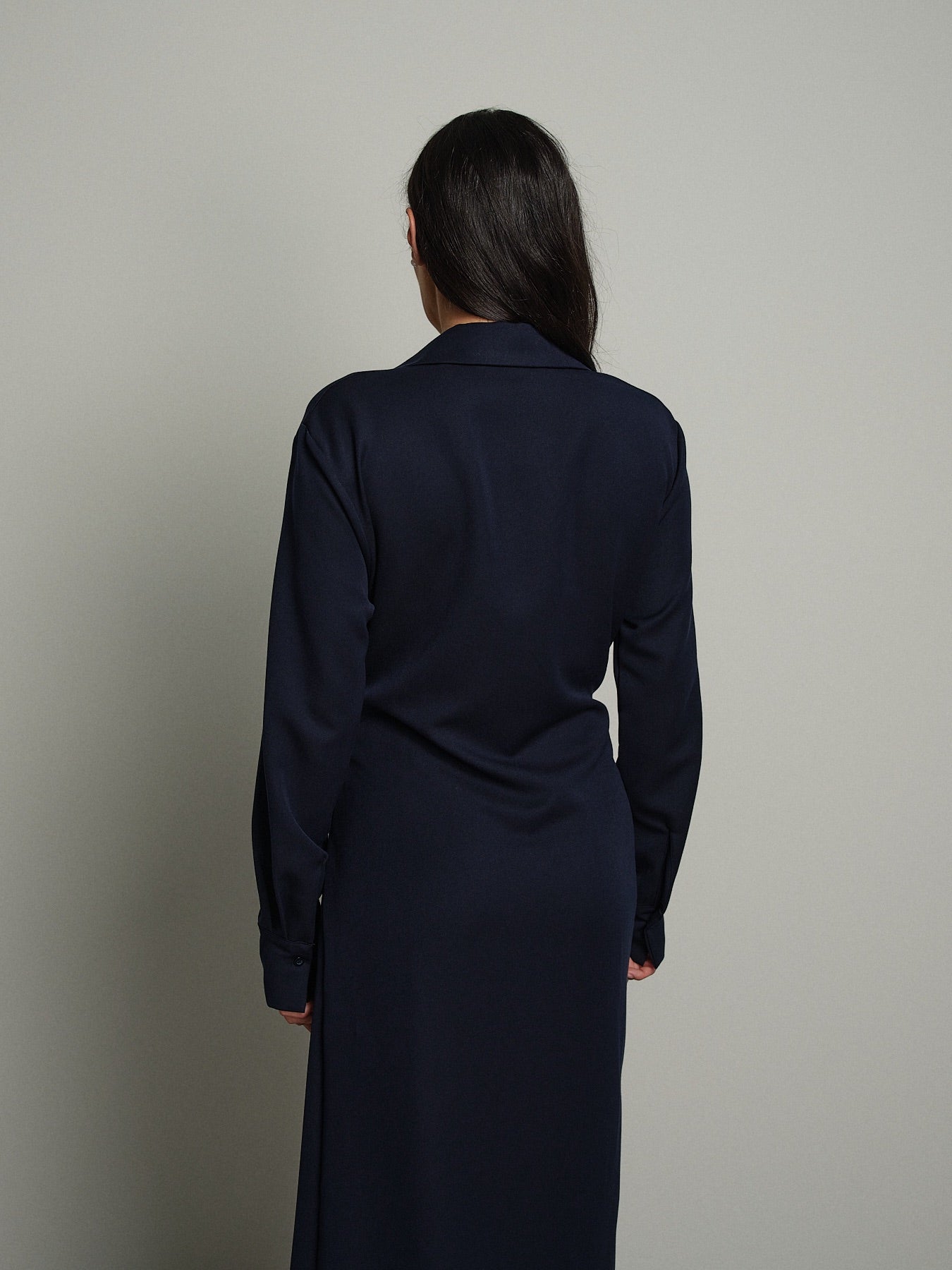 Abito maniche camicia lungo Blu-notte Haveone AVS-R115;Abito maniche camicia lungo Blu-notte Haveone AVS-R115 — foto 2;Abito maniche camicia lungo Blu-notte Haveone AVS-R115 — foto 3;Abito maniche camicia lungo Blu-notte Haveone AVS-R115 — foto 4;Abito maniche camicia lungo Blu-notte Haveone AVS-R115 — foto 5;Abito maniche camicia lungo Blu-notte Haveone AVS-R115 — foto 6