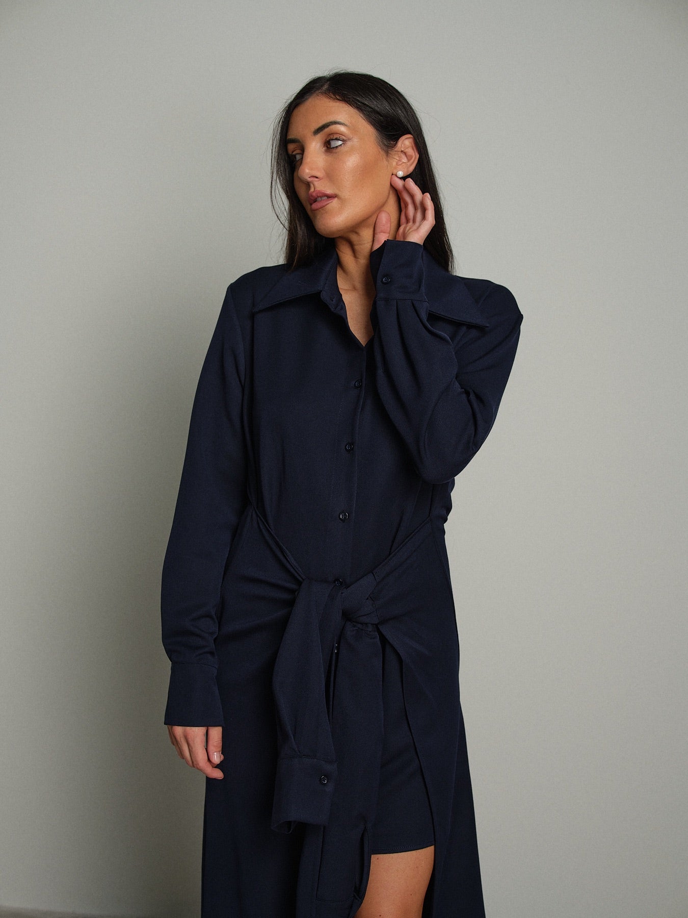 Abito maniche camicia lungo Blu-notte Haveone AVS-R115;Abito maniche camicia lungo Blu-notte Haveone AVS-R115 — foto 2;Abito maniche camicia lungo Blu-notte Haveone AVS-R115 — foto 3;Abito maniche camicia lungo Blu-notte Haveone AVS-R115 — foto 4;Abito maniche camicia lungo Blu-notte Haveone AVS-R115 — foto 5;Abito maniche camicia lungo Blu-notte Haveone AVS-R115 — foto 6