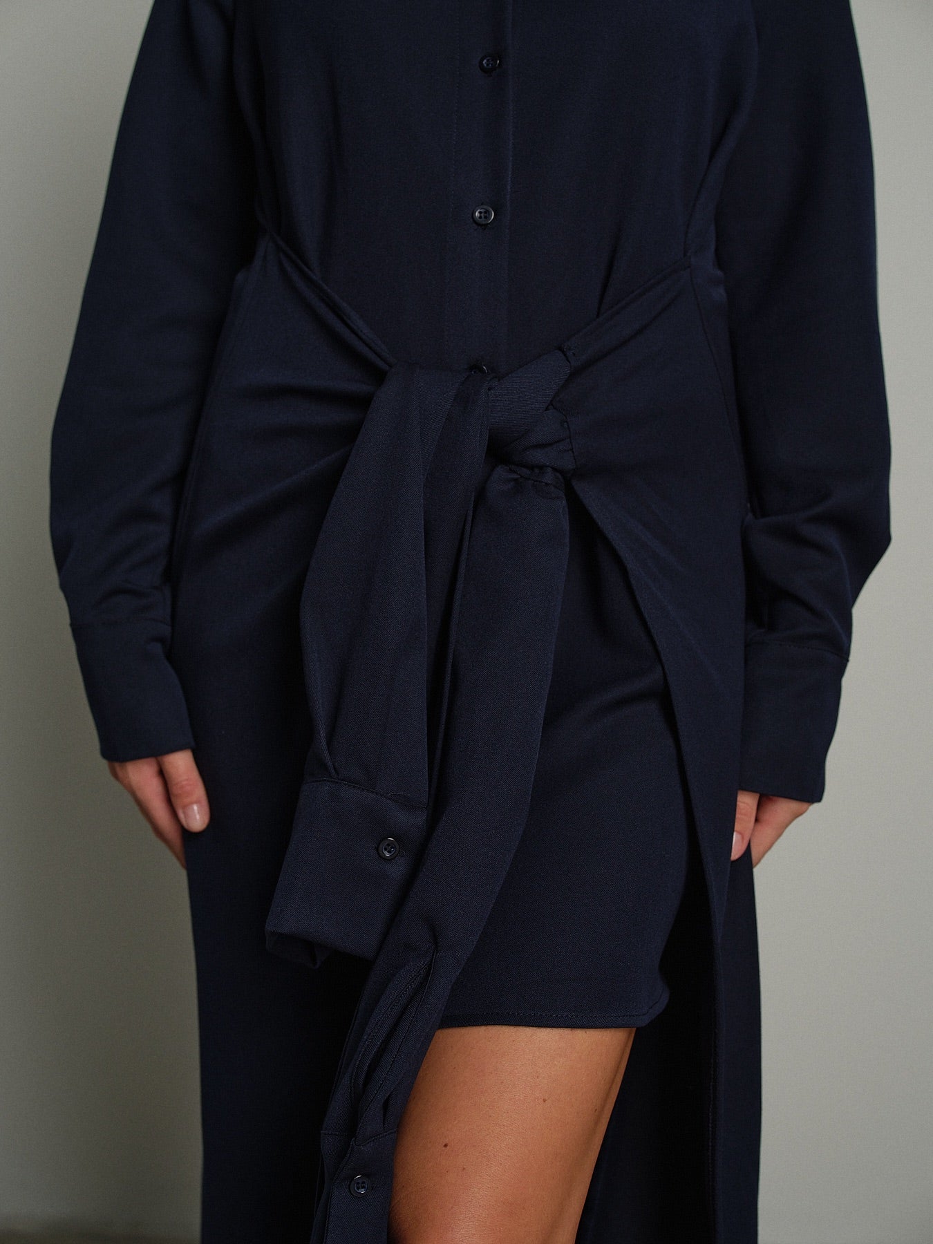 Abito maniche camicia lungo Blu-notte Haveone AVS-R115;Abito maniche camicia lungo Blu-notte Haveone AVS-R115 — foto 2;Abito maniche camicia lungo Blu-notte Haveone AVS-R115 — foto 3;Abito maniche camicia lungo Blu-notte Haveone AVS-R115 — foto 4;Abito maniche camicia lungo Blu-notte Haveone AVS-R115 — foto 5;Abito maniche camicia lungo Blu-notte Haveone AVS-R115 — foto 6