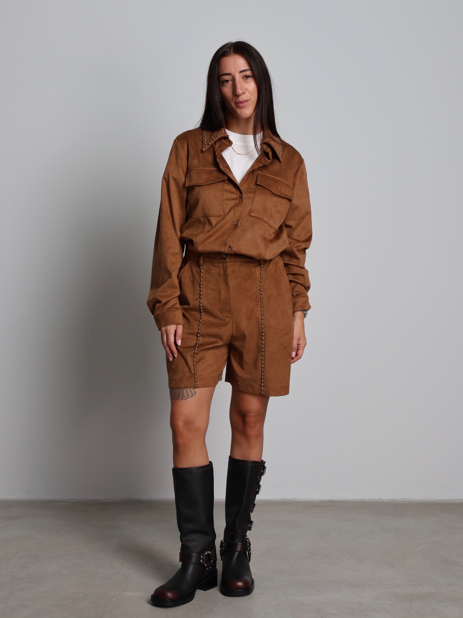 camicia dainetto borchie Cammello Haveone CIA-R055;camicia dainetto borchie Cammello Haveone CIA-R055 — foto 2;camicia dainetto borchie Cammello Haveone CIA-R055 — foto 3;camicia dainetto borchie Cammello Haveone CIA-R055 — foto 4