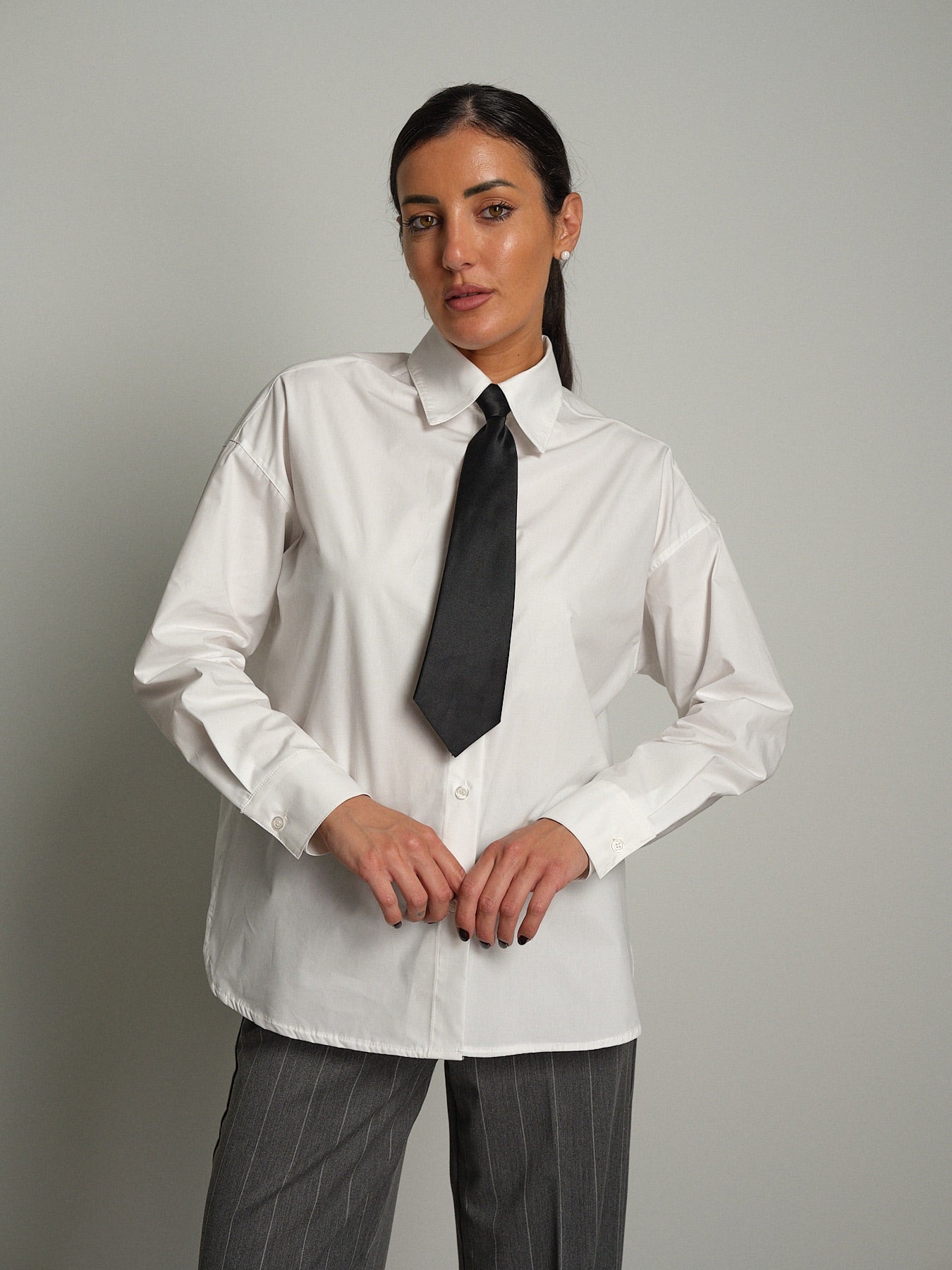 Camicia con cravatta Bianco-ottico Haveone CNO-R103;Camicia con cravatta Bianco-ottico Haveone CNO-R103 — foto 2;Camicia con cravatta Bianco-ottico Haveone CNO-R103 — foto 3;Camicia con cravatta Bianco-ottico Haveone CNO-R103 — foto 4