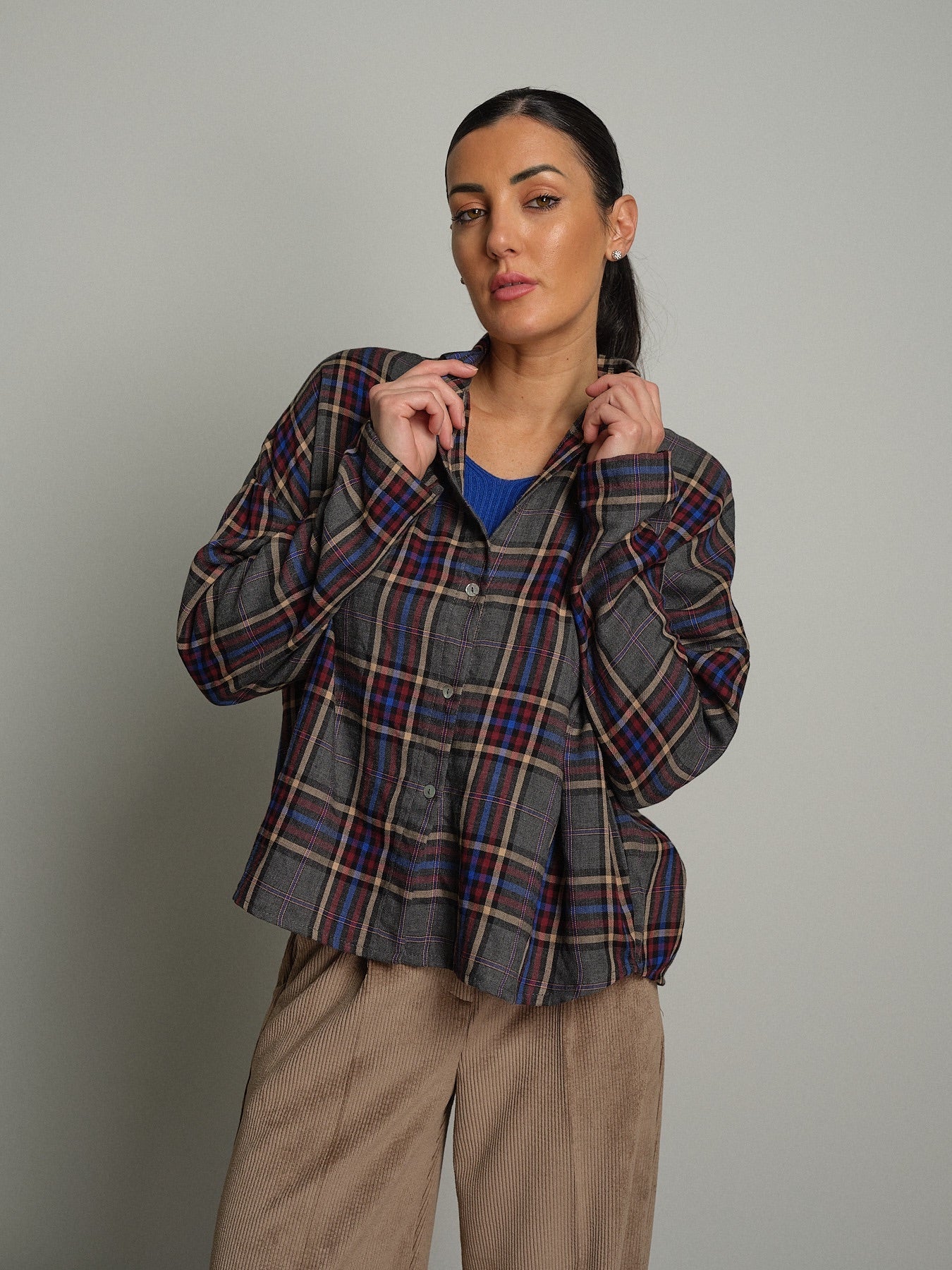 Camicia quadro riga blu Grigio Haveone CNO-R121;Camicia quadro riga blu Grigio Haveone CNO-R121 — foto 2;Camicia quadro riga blu Grigio Haveone CNO-R121 — foto 3;Camicia quadro riga blu Grigio Haveone CNO-R121 — foto 4;Camicia quadro riga blu Grigio Haveone CNO-R121 — foto 5;Camicia quadro riga blu Grigio Haveone CNO-R121 — foto 6