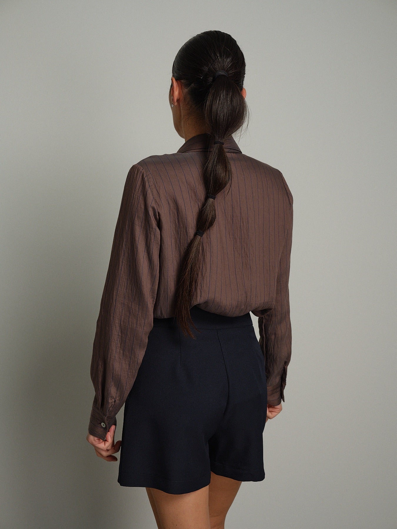 Camicia riga cravatta Moro Haveone CNO-R128;Camicia riga cravatta Moro Haveone CNO-R128 — foto 2;Camicia riga cravatta Moro Haveone CNO-R128 — foto 3;Camicia riga cravatta Moro Haveone CNO-R128 — foto 4;Camicia riga cravatta Moro Haveone CNO-R128 — foto 5;Camicia riga cravatta Moro Haveone CNO-R128 — foto 6