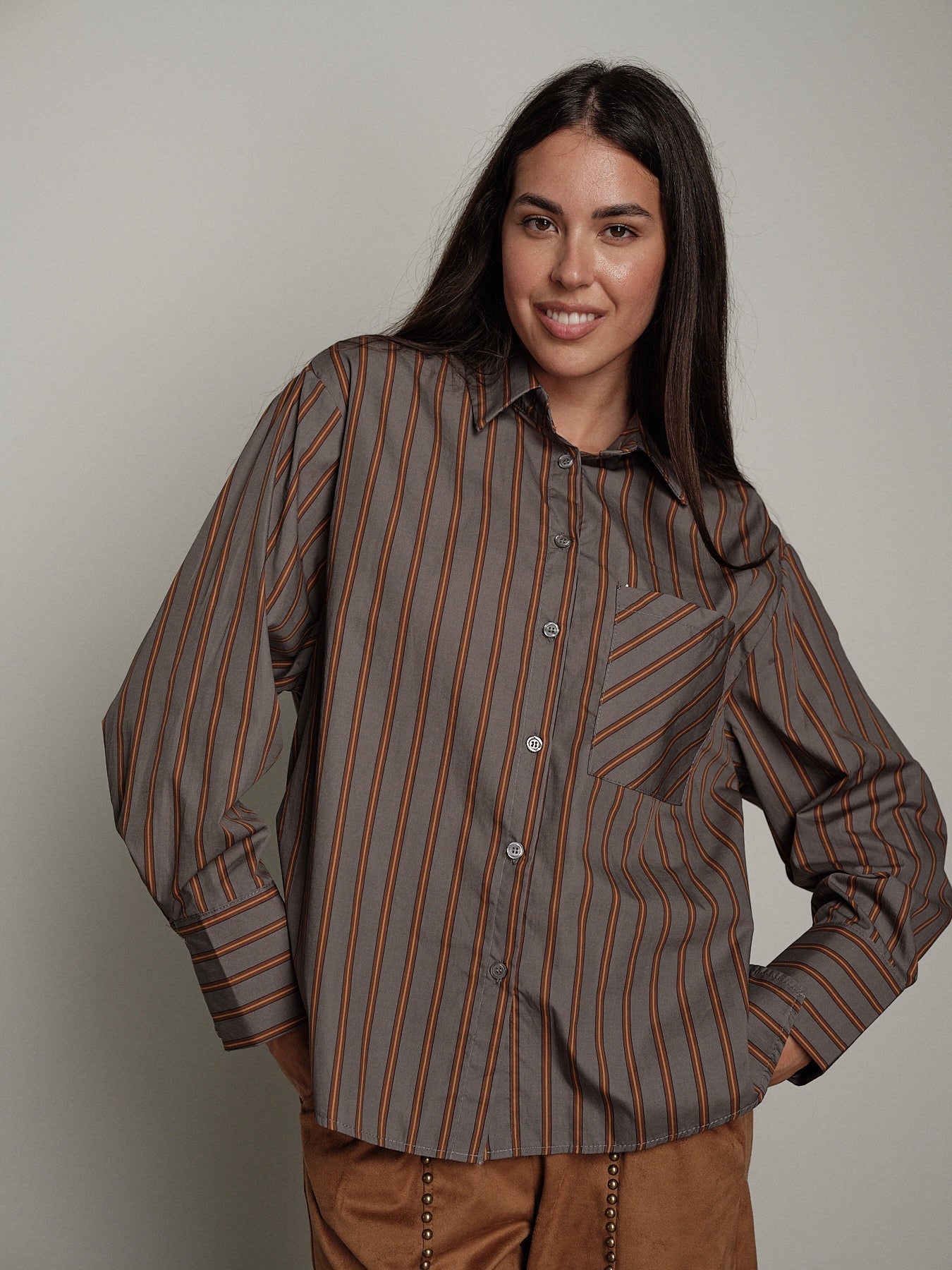Camicia Sofia Grafite Haveone CVL-R073;Camicia Sofia Grafite Haveone CVL-R073 — foto 2;Camicia Sofia Grafite Haveone CVL-R073 — foto 3;Camicia Sofia Grafite Haveone CVL-R073 — foto 4;Camicia Sofia Grafite Haveone CVL-R073 — foto 5
