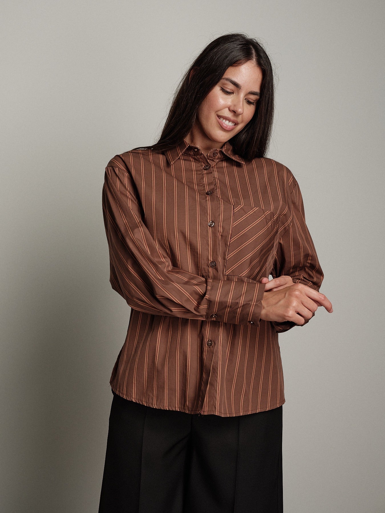 Camicia Sofia Moka Haveone CVL-R073;Camicia Sofia Moka Haveone CVL-R073 — foto 2;Camicia Sofia Moka Haveone CVL-R073 — foto 3;Camicia Sofia Moka Haveone CVL-R073 — foto 4;Camicia Sofia Moka Haveone CVL-R073 — foto 5