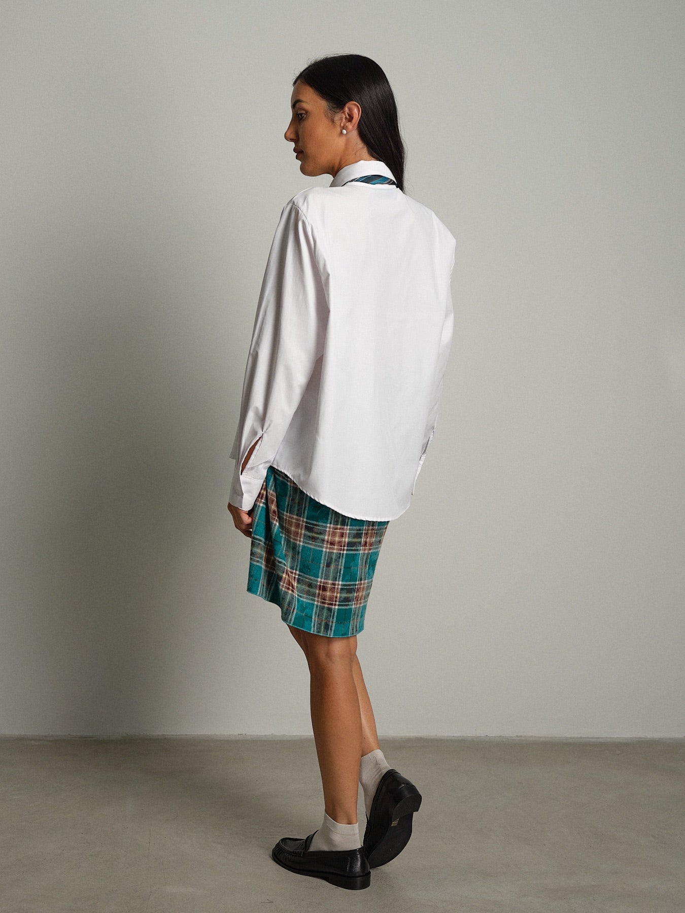 Camicia cravatta Jessi Petrolio Haveone CVS-R100;Camicia cravatta Jessi Petrolio Haveone CVS-R100 — foto 2;Camicia cravatta Jessi Petrolio Haveone CVS-R100 — foto 3;Camicia cravatta Jessi Petrolio Haveone CVS-R100 — foto 4