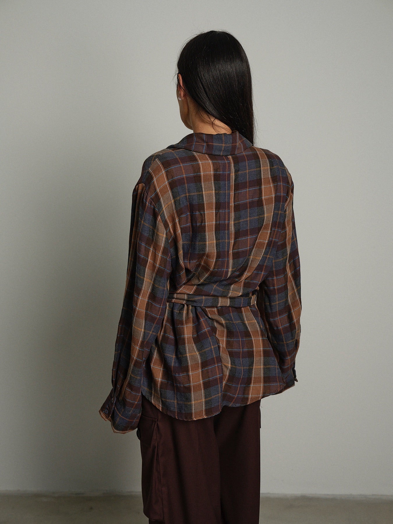 Camicia nodo laterale quadro Moro Haveone CVS-R107;Camicia nodo laterale quadro Moro Haveone CVS-R107 — foto 2;Camicia nodo laterale quadro Moro Haveone CVS-R107 — foto 3;Camicia nodo laterale quadro Moro Haveone CVS-R107 — foto 4