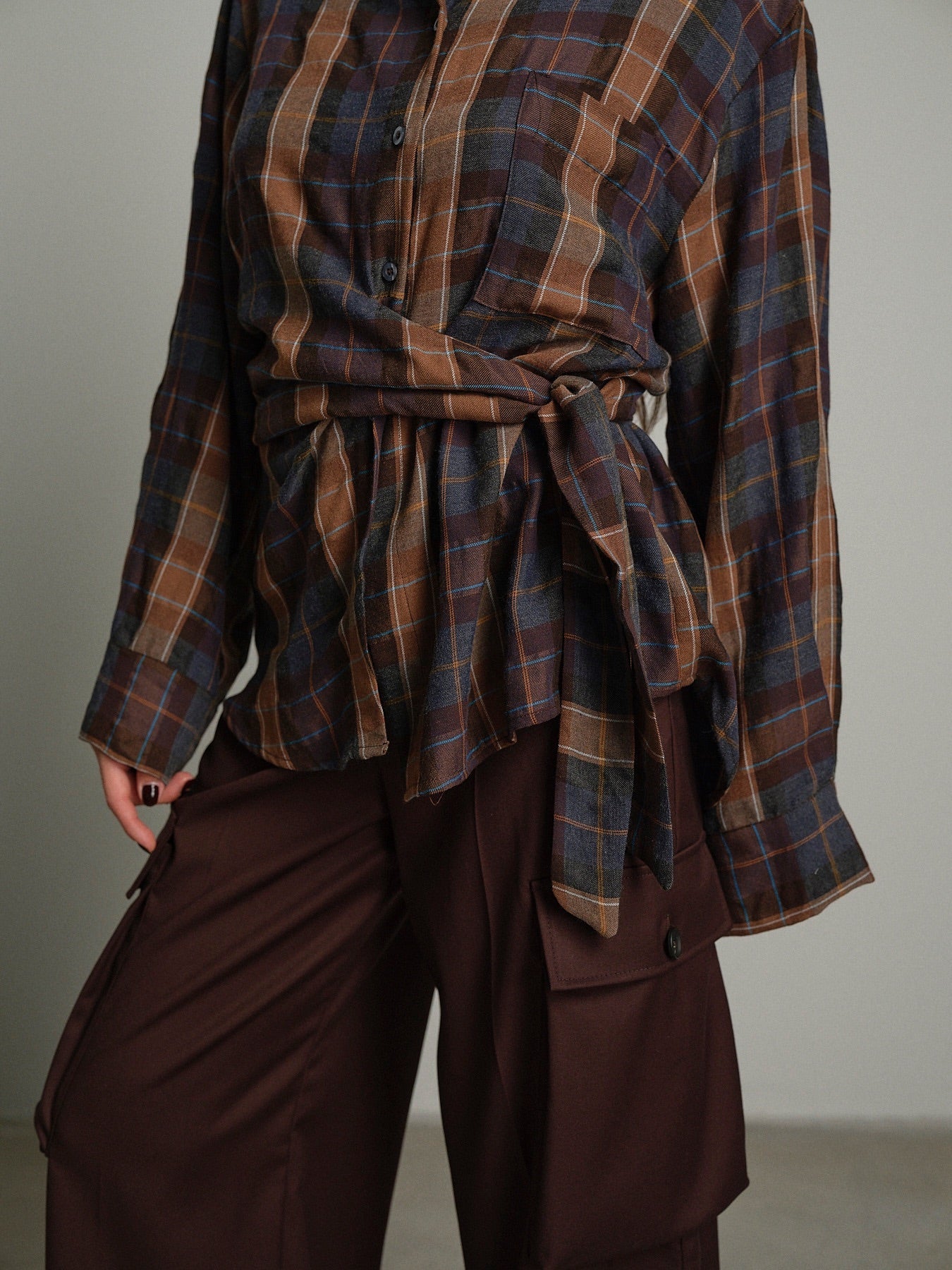Camicia nodo laterale quadro Moro Haveone CVS-R107;Camicia nodo laterale quadro Moro Haveone CVS-R107 — foto 2;Camicia nodo laterale quadro Moro Haveone CVS-R107 — foto 3;Camicia nodo laterale quadro Moro Haveone CVS-R107 — foto 4