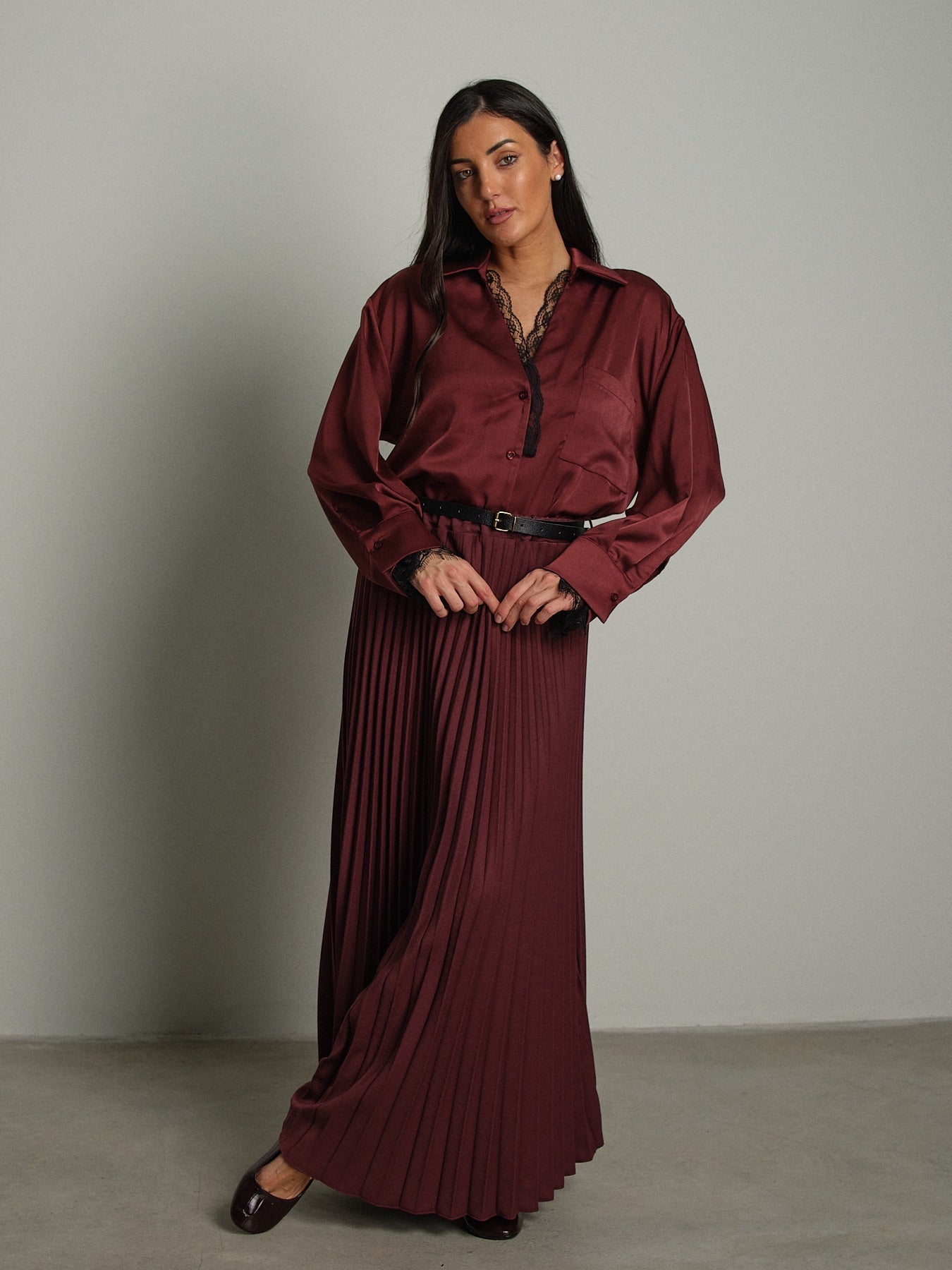 Camicia raso scollo V pizzo Bordeaux Haveone CVS-R119;Camicia raso scollo V pizzo Bordeaux Haveone CVS-R119 — foto 2;Camicia raso scollo V pizzo Bordeaux Haveone CVS-R119 — foto 3;Camicia raso scollo V pizzo Bordeaux Haveone CVS-R119 — foto 4;Camicia raso scollo V pizzo Bordeaux Haveone CVS-R119 — foto 5;Camicia raso scollo V pizzo Bordeaux Haveone CVS-R119 — foto 6