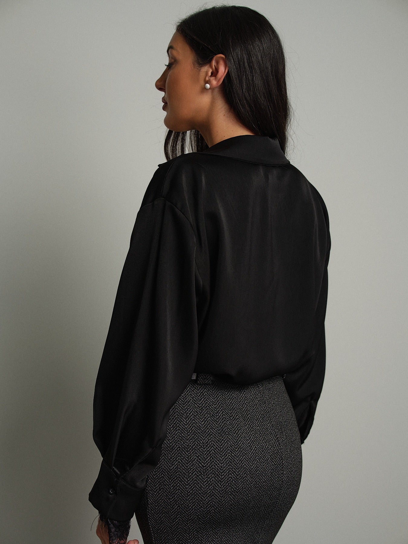 Camicia raso scollo V pizzo Nero Haveone CVS-R119;Camicia raso scollo V pizzo Nero Haveone CVS-R119 — foto 2;Camicia raso scollo V pizzo Nero Haveone CVS-R119 — foto 3;Camicia raso scollo V pizzo Nero Haveone CVS-R119 — foto 4;Camicia raso scollo V pizzo Nero Haveone CVS-R119 — foto 5;Camicia raso scollo V pizzo Nero Haveone CVS-R119 — foto 6