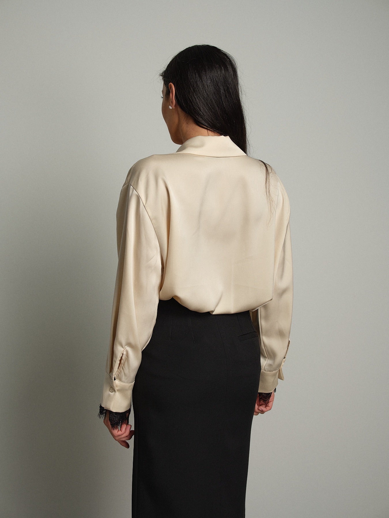 Camicia raso scollo V pizzo Panna Haveone CVS-R119;Camicia raso scollo V pizzo Panna Haveone CVS-R119 — foto 2;Camicia raso scollo V pizzo Panna Haveone CVS-R119 — foto 3;Camicia raso scollo V pizzo Panna Haveone CVS-R119 — foto 4;Camicia raso scollo V pizzo Panna Haveone CVS-R119 — foto 5;Camicia raso scollo V pizzo Panna Haveone CVS-R119 — foto 6