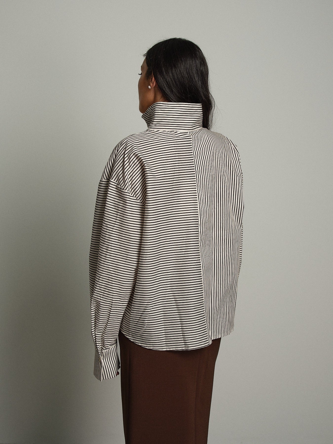 Camicia collo alto riga Moro Haveone CVS-R120;Camicia collo alto riga Moro Haveone CVS-R120 — foto 2;Camicia collo alto riga Moro Haveone CVS-R120 — foto 3;Camicia collo alto riga Moro Haveone CVS-R120 — foto 4;Camicia collo alto riga Moro Haveone CVS-R120 — foto 5;Camicia collo alto riga Moro Haveone CVS-R120 — foto 6